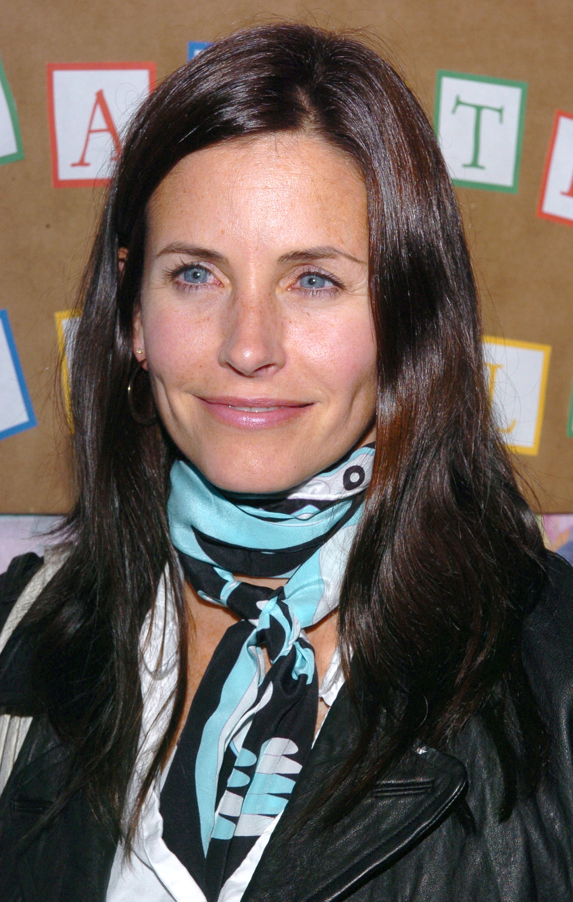 Courteney Cox lors de la 2e soirée annuelle de bingo de Painted Turtle, le 16 février 2005, à West Hollywood, en Californie. | Source : Getty Images