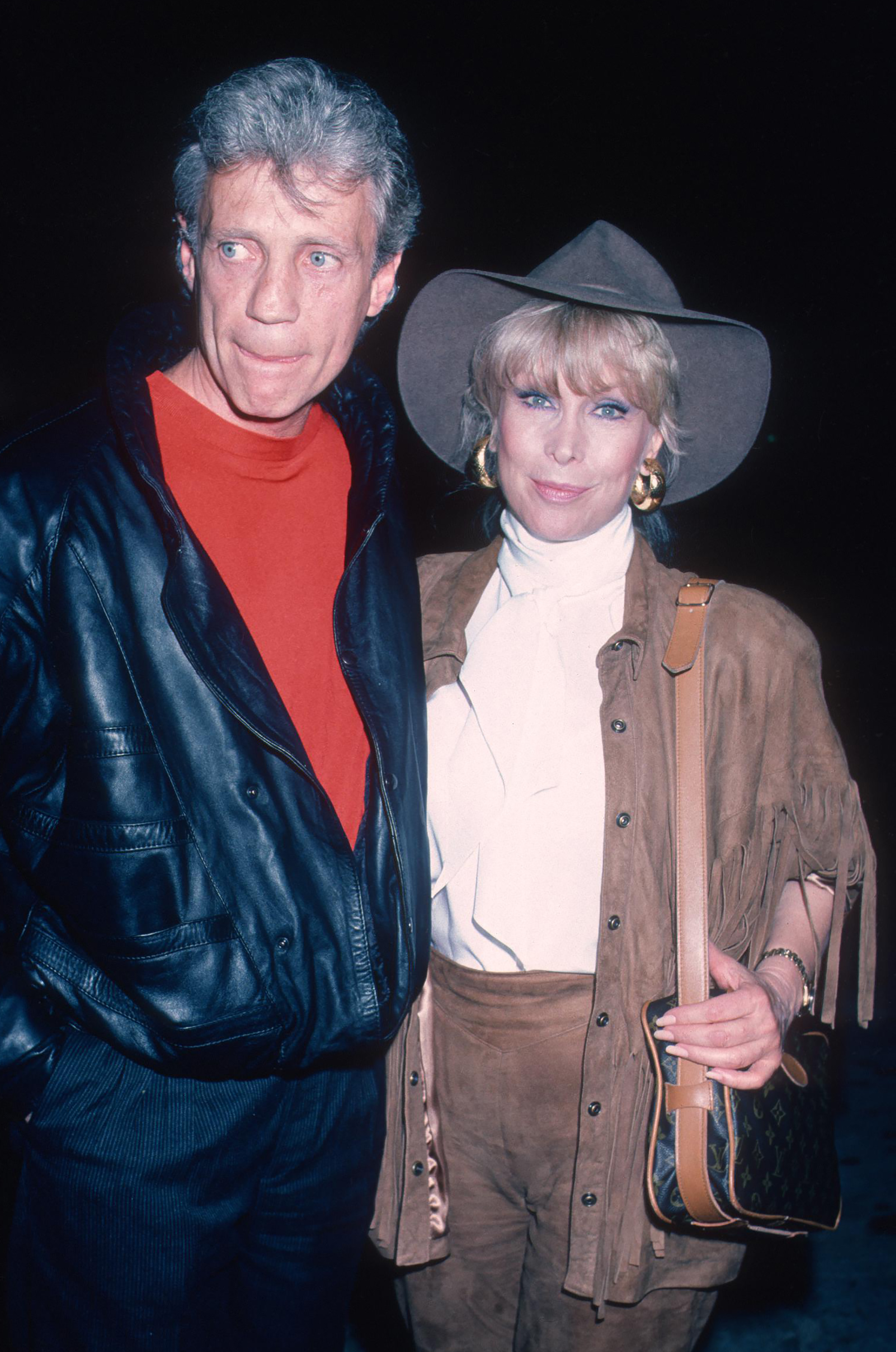 Stanley Frileck et Barbara Eden assistent à la première de "A Fine Mess" le 19 mars 1986 à Hollywood, Californie. | Source : Getty Images