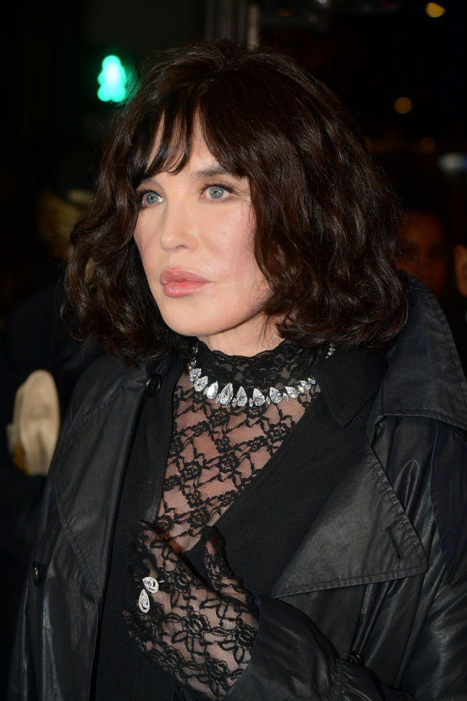 PARIS, FRANCE - 26 SEPTEMBRE : Isabelle Adjani assiste au défilé Messika dans le cadre de la semaine de la mode à Paris le 26 septembre 2024, France. (Photo de Dominique Charriau/WireImage)