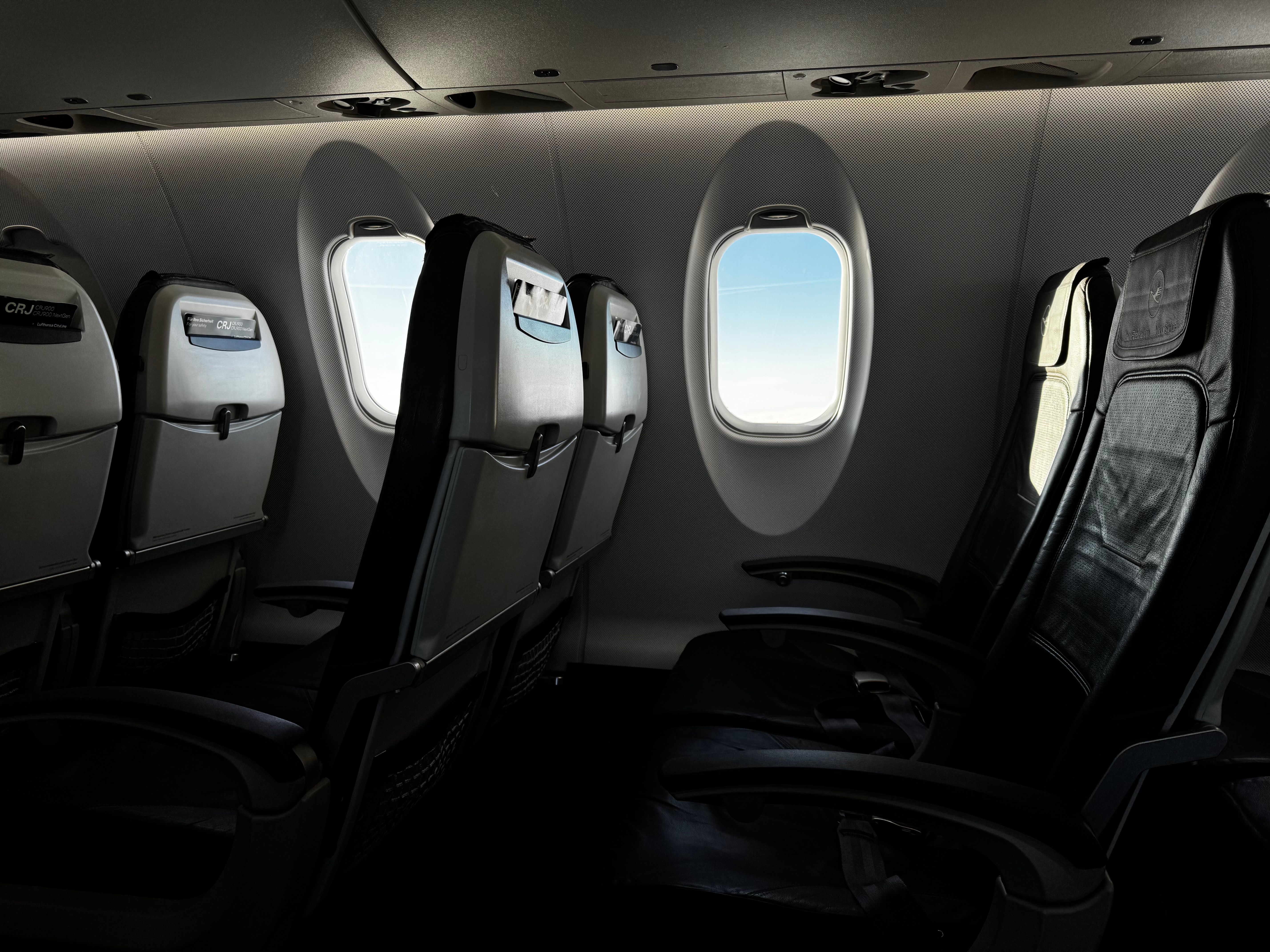 Intérieur d'une cabine d'avion vide | Source : Pexels