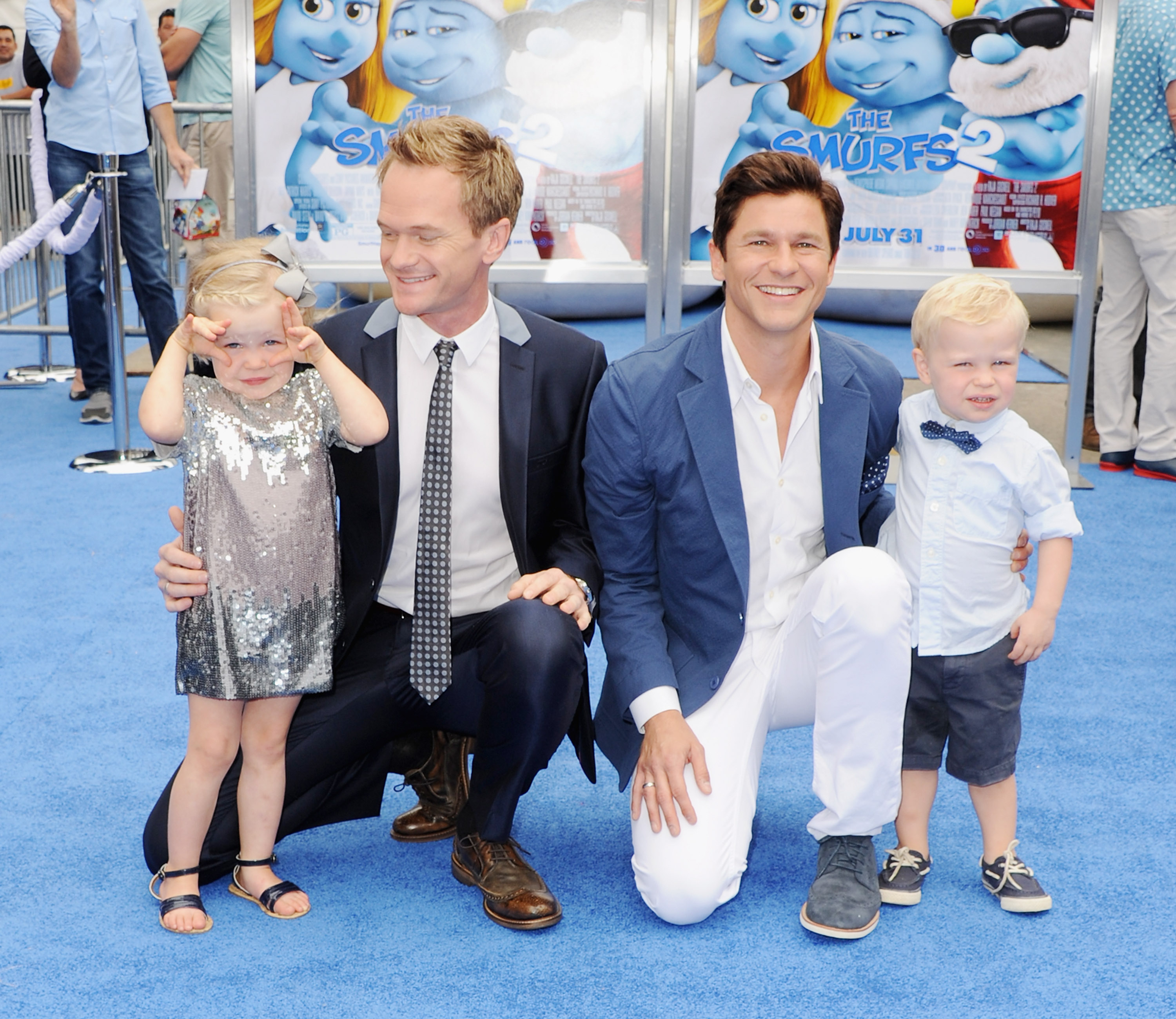 Neil Patrick Harris et David Burtka avec leurs enfants Harper Grace et Gideon Scott Burtka-Harris lors de la première de