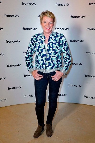 Elise Lucet pose à la veille d'une conférence de presse de France Télévision.|Photo : Getty Images