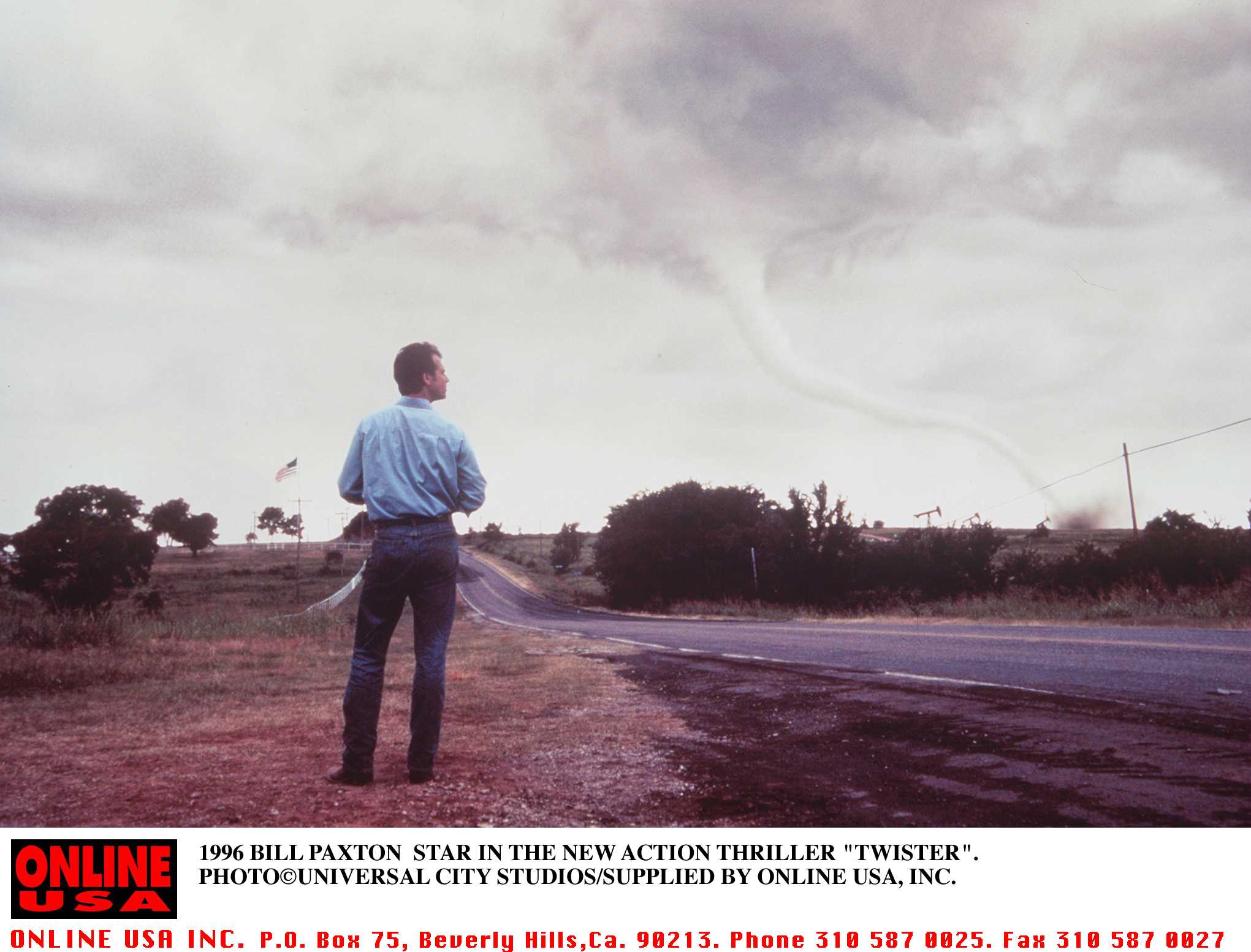 Bill Paxton dans le film d'action et de suspense "Twister", le 16 mai 1996. | Source : Getty Images