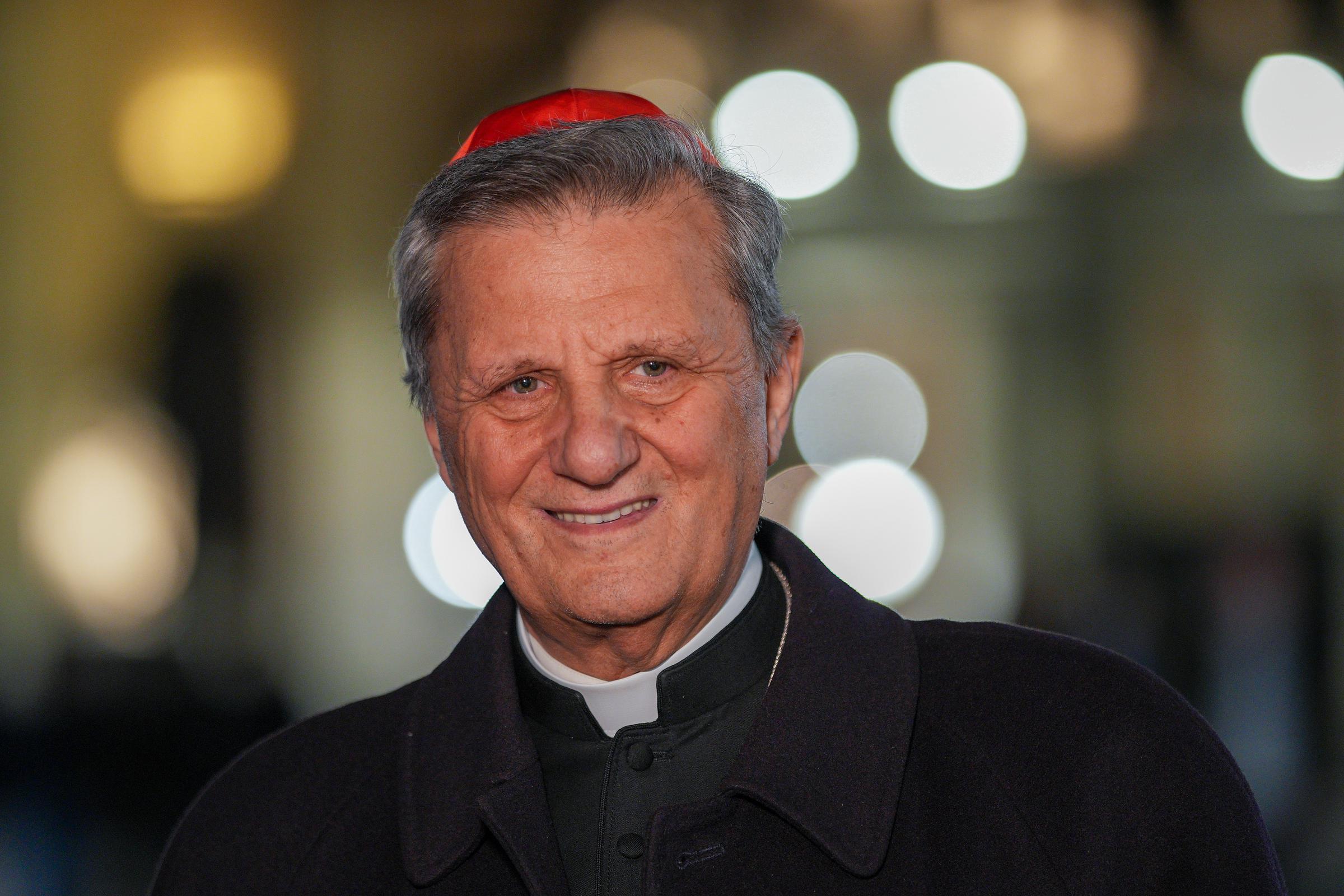 Le cardinal Mario Grech participe à un entretien avec les médias, le 15 mars 2025, sur la place Saint-Pierre, dans la Cité du Vatican. | Source : Getty Images