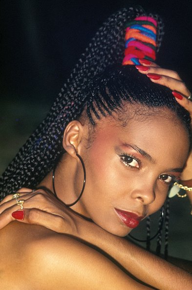 Portrait de Joëlle Ursull en juin 1989 à la Guadeloupe, France. |Photo : Getty Images