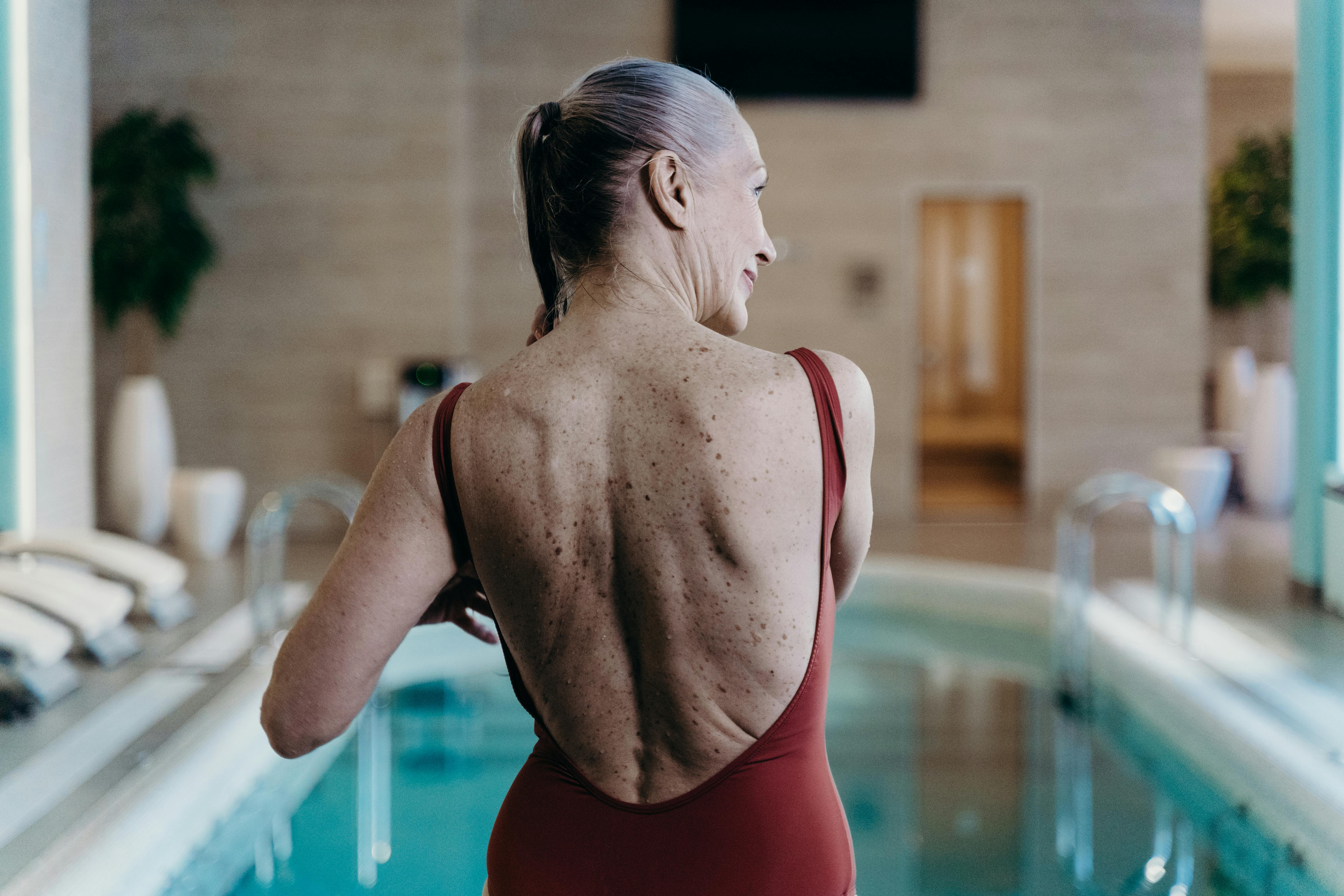 Une femme plus âgée en maillot de bain | Source : Pexels