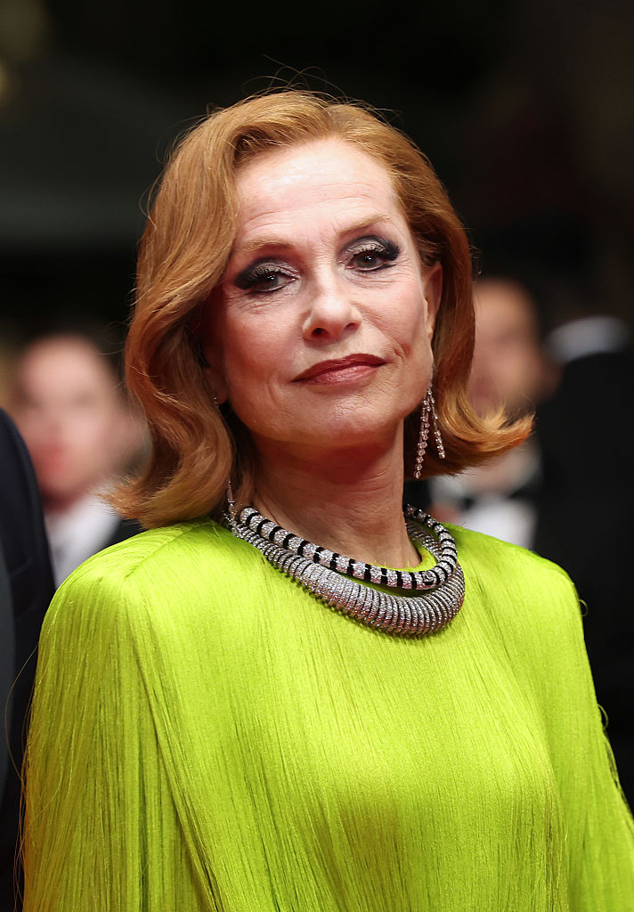 CANNES, FRANCE - 18 MAI : Isabelle Huppert assiste au tapis rouge de "La Femme La Plus Riche Du Monde lors du 78ème Festival de Cannes au Palais des Festivals le 18 mai 2025 à Cannes, France. (Photo par Gisela Schober/Getty Images)