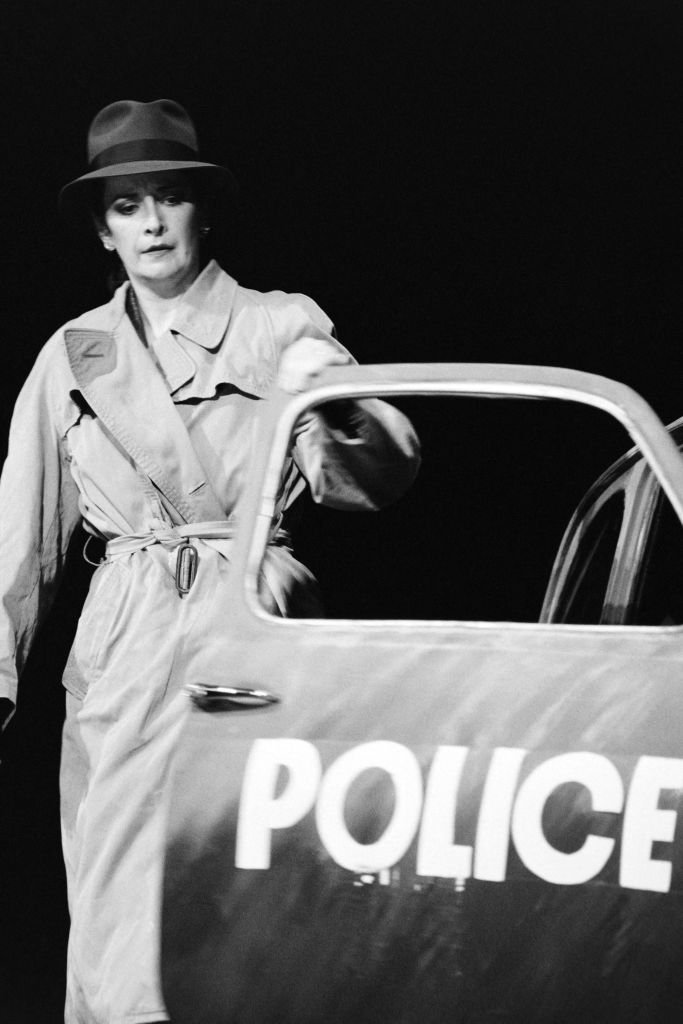 L'actrice française Dominique Lavanant en répétitions le 21 avril 1983 pour la pièce "Commissaire Nicole Bouton" à la Comédie des champs-Elysées de Paris. | Photo : Getty Images