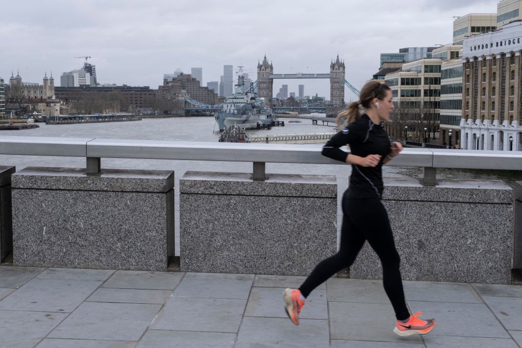 Une femme qui fait son jogging. ǀ Source : Getty Images