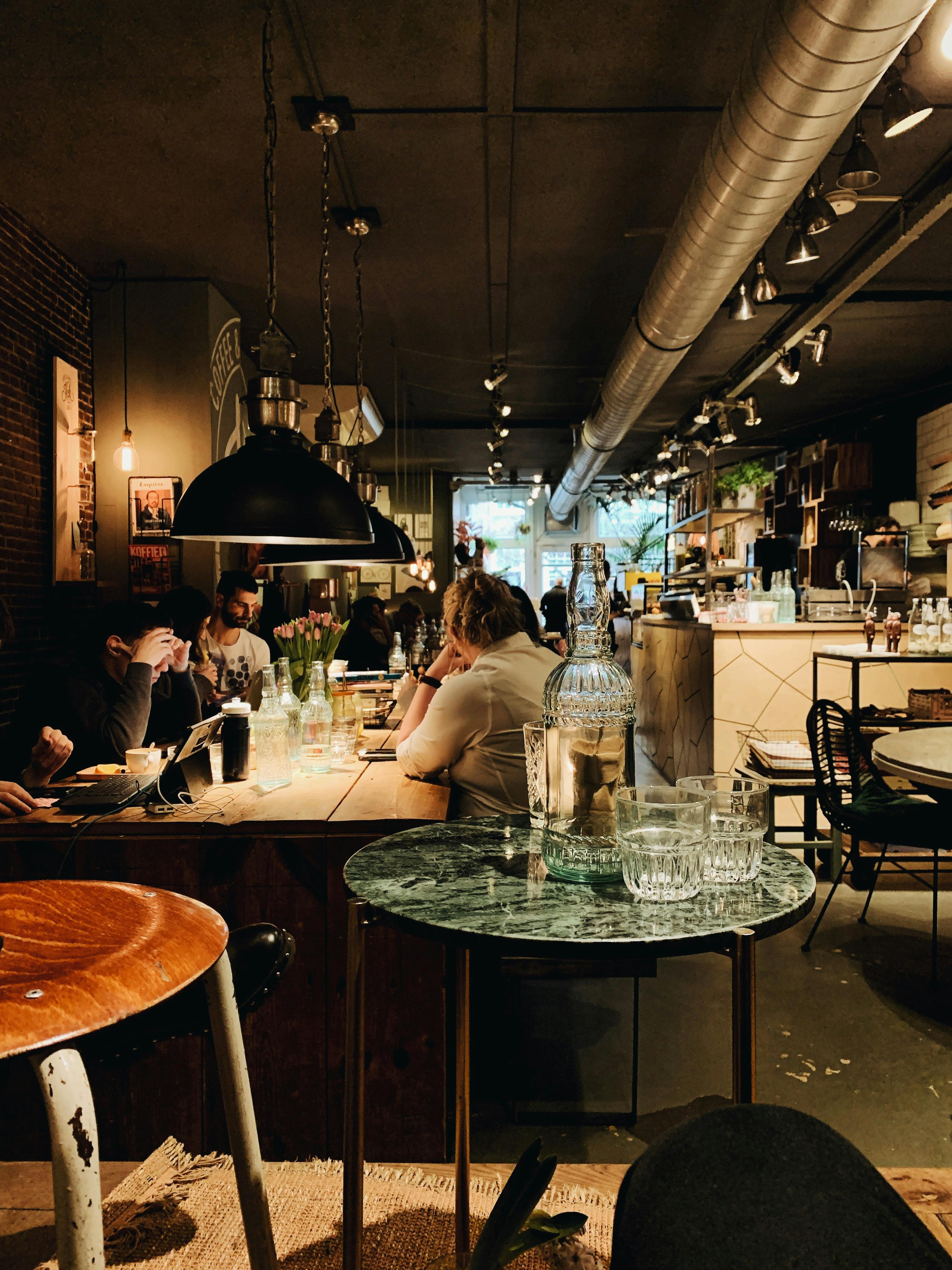 The elegant interior of the restaurant | Source: Pexels