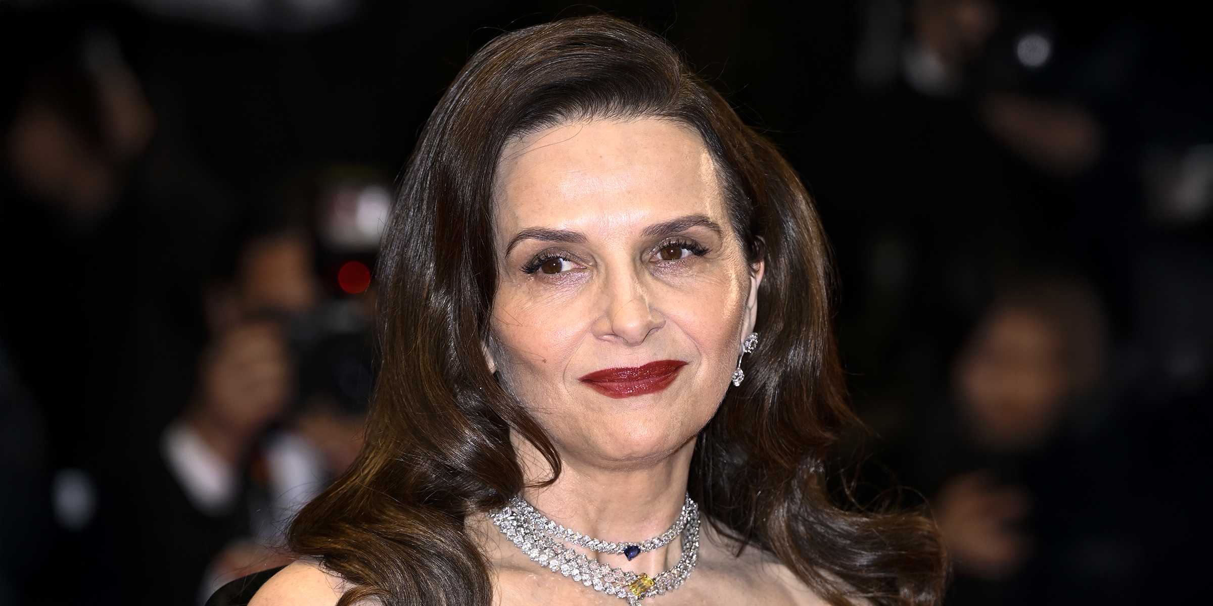 La présidente du jury Juliette Binoche assiste à la cérémonie de remise des prix du film "Résurrection" lors du 78e Festival de Cannes au Palais des Festivals, le 22 mai 2025 à Cannes, en France I Source : Getty Images