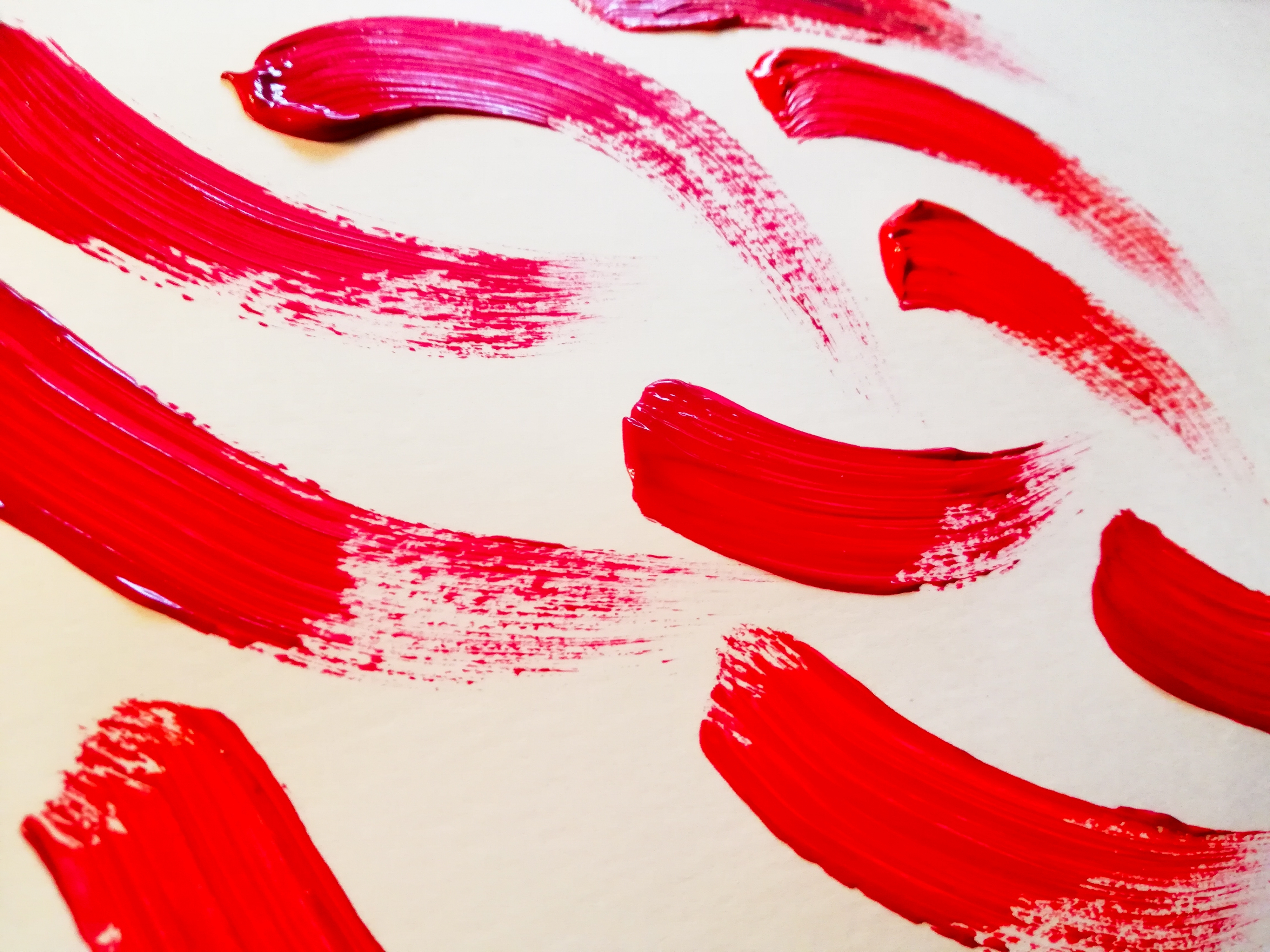 Un mur avec de la peinture rouge | Source : Shutterstock