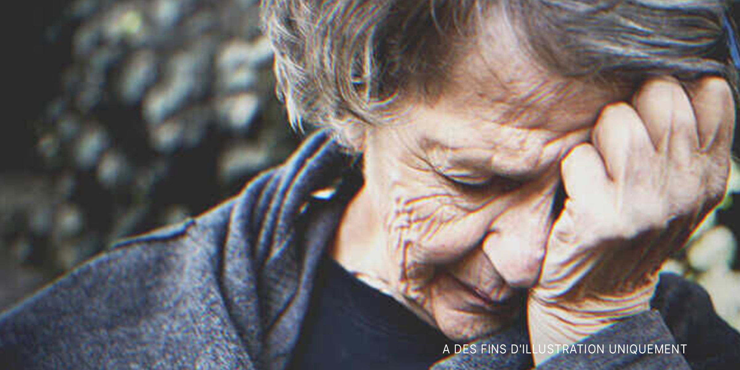 Femme âgée en train de pleurer. | Source : Getty Images