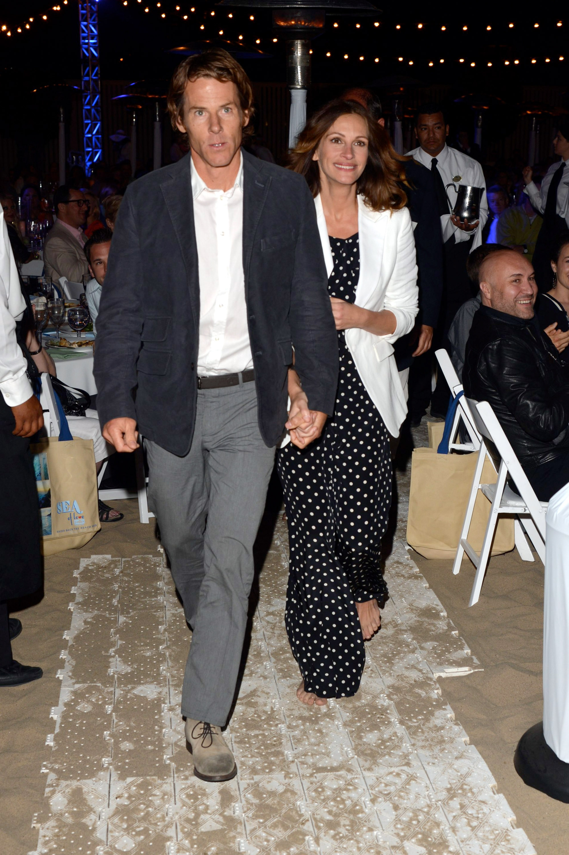 Daniel Moder et Julia Roberts à la présentation et au dîner des prix annuels "Bring Back The Beach" de Heal The Bay à Santa Monica, en Californie, le 17 mai 2012 | Source : Getty Images