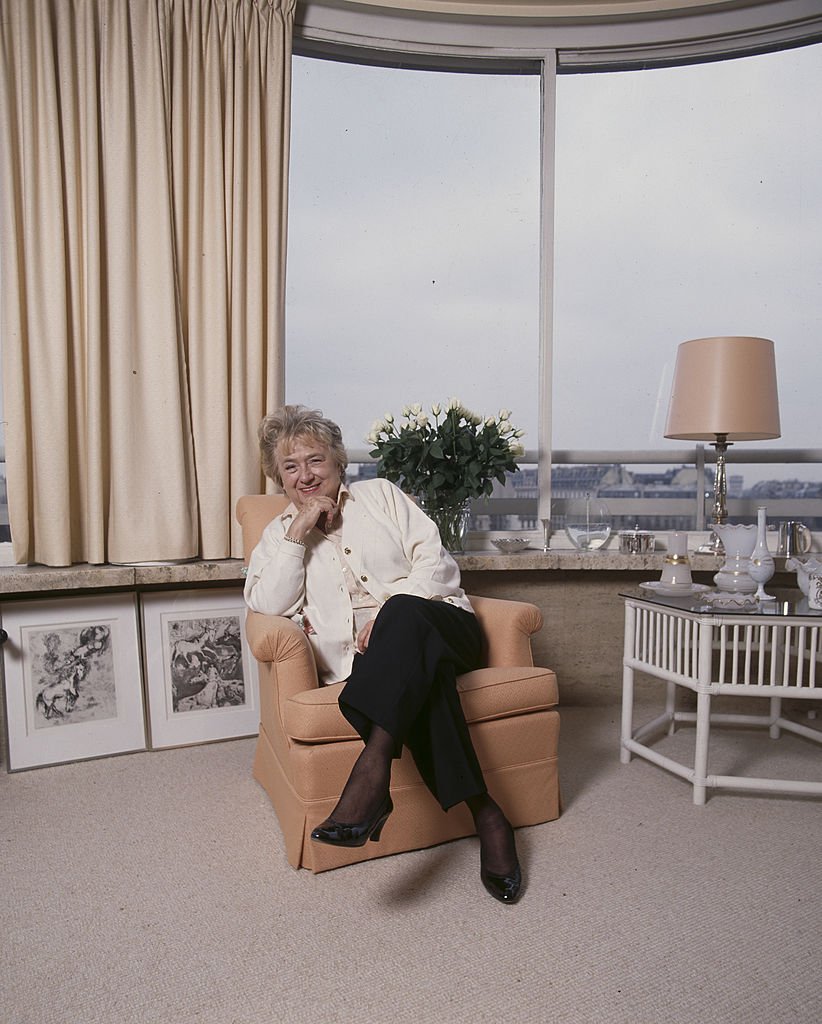 Jacqueline Maillan dans sa maison parisienne au mois de janvier 1992. l Source : Getty Images
