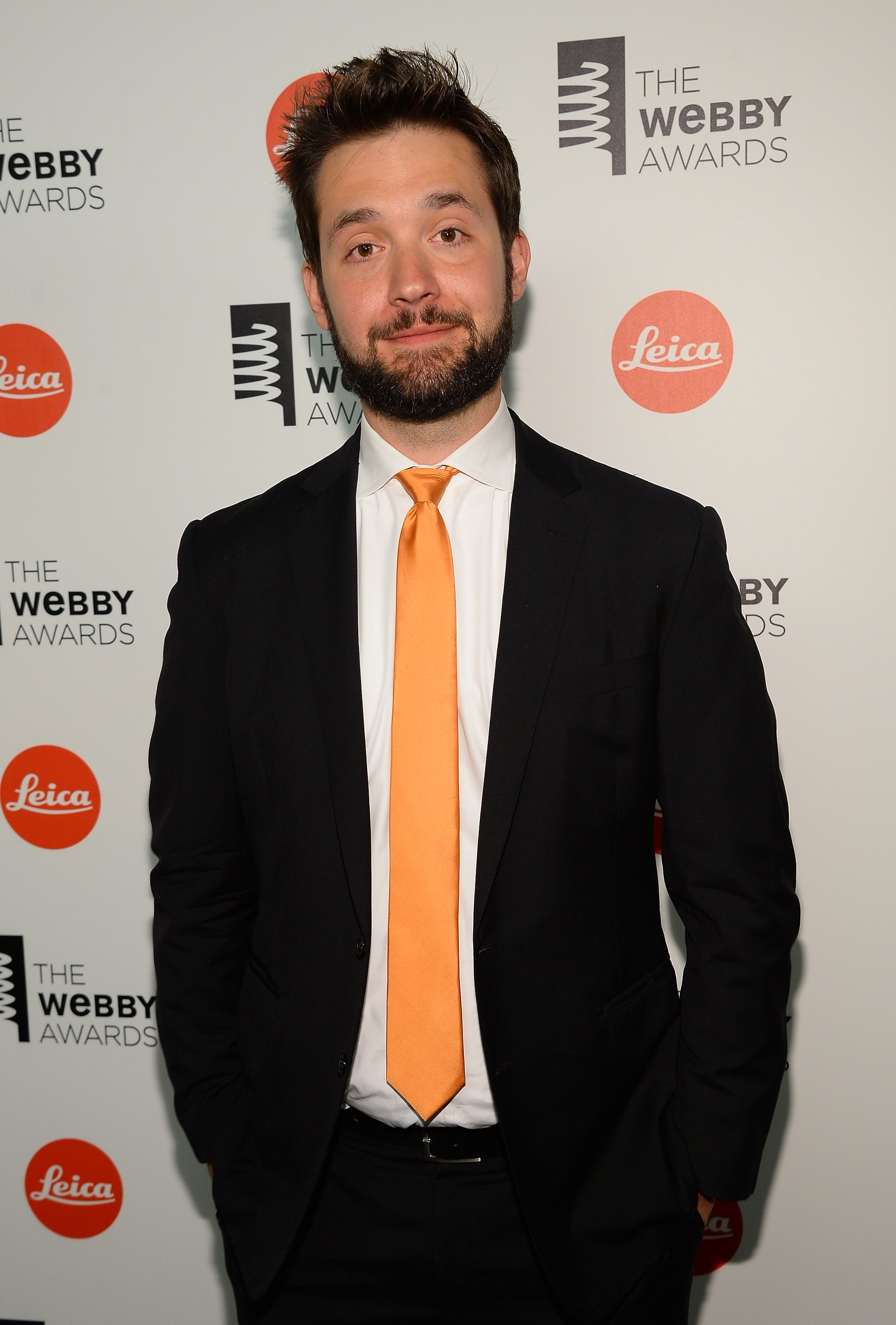 Alexis Ohanian pose dans les coulisses de la 18e édition des Webby Awards le 19 mai 2014 | ¨Photo : GettyImages