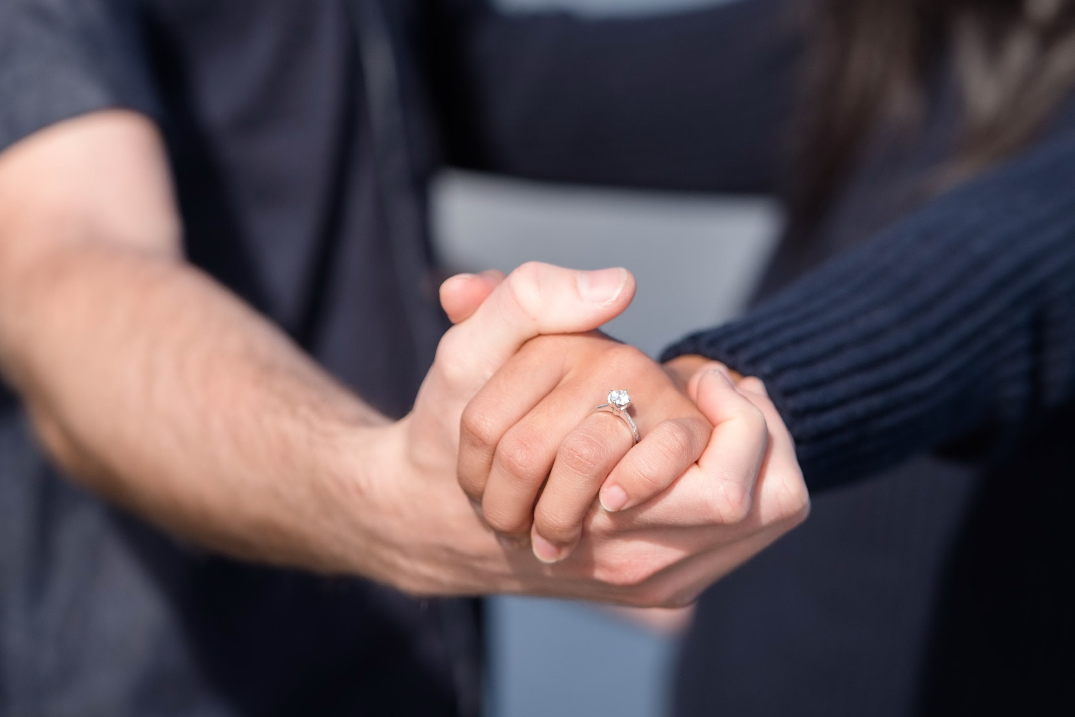 Un couple qui se tient la main | Source : Pexels