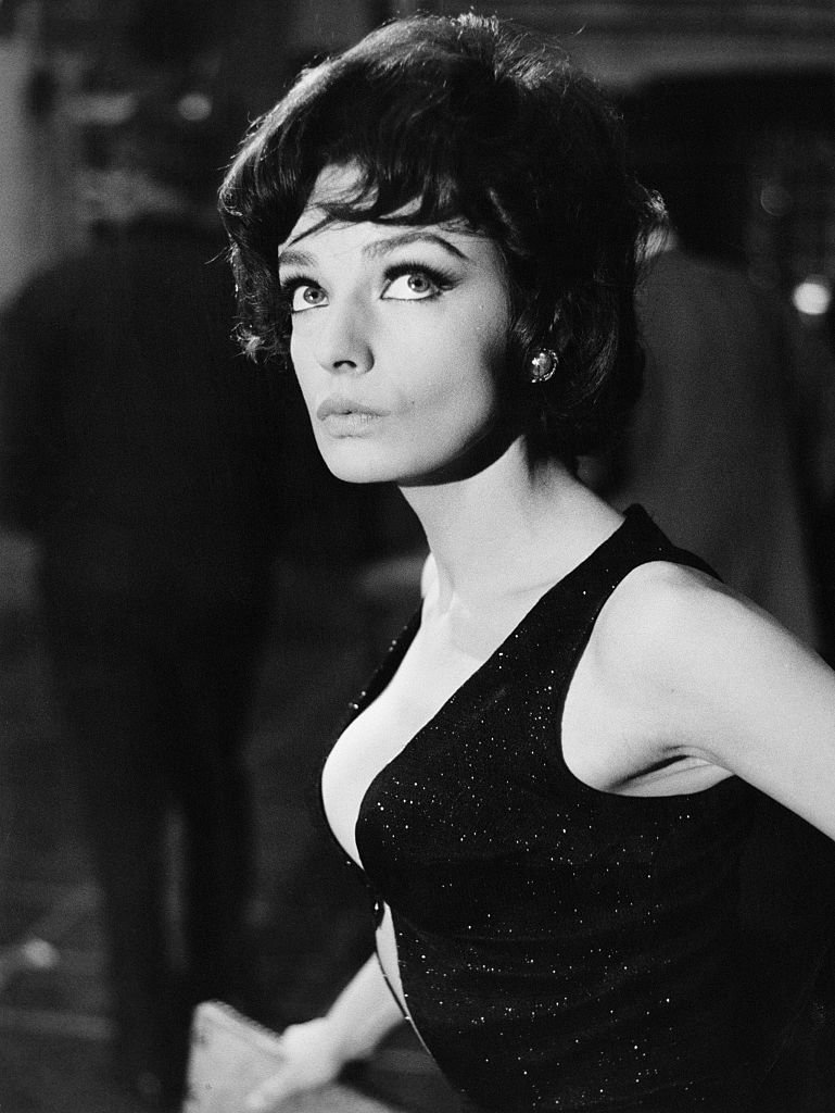 Marie Laforêt dans le rôle d'Ida dans le film français Cent briques et des tuiles, réalisé par Pierre Grimblat, 1965. | Photo : Getty Images