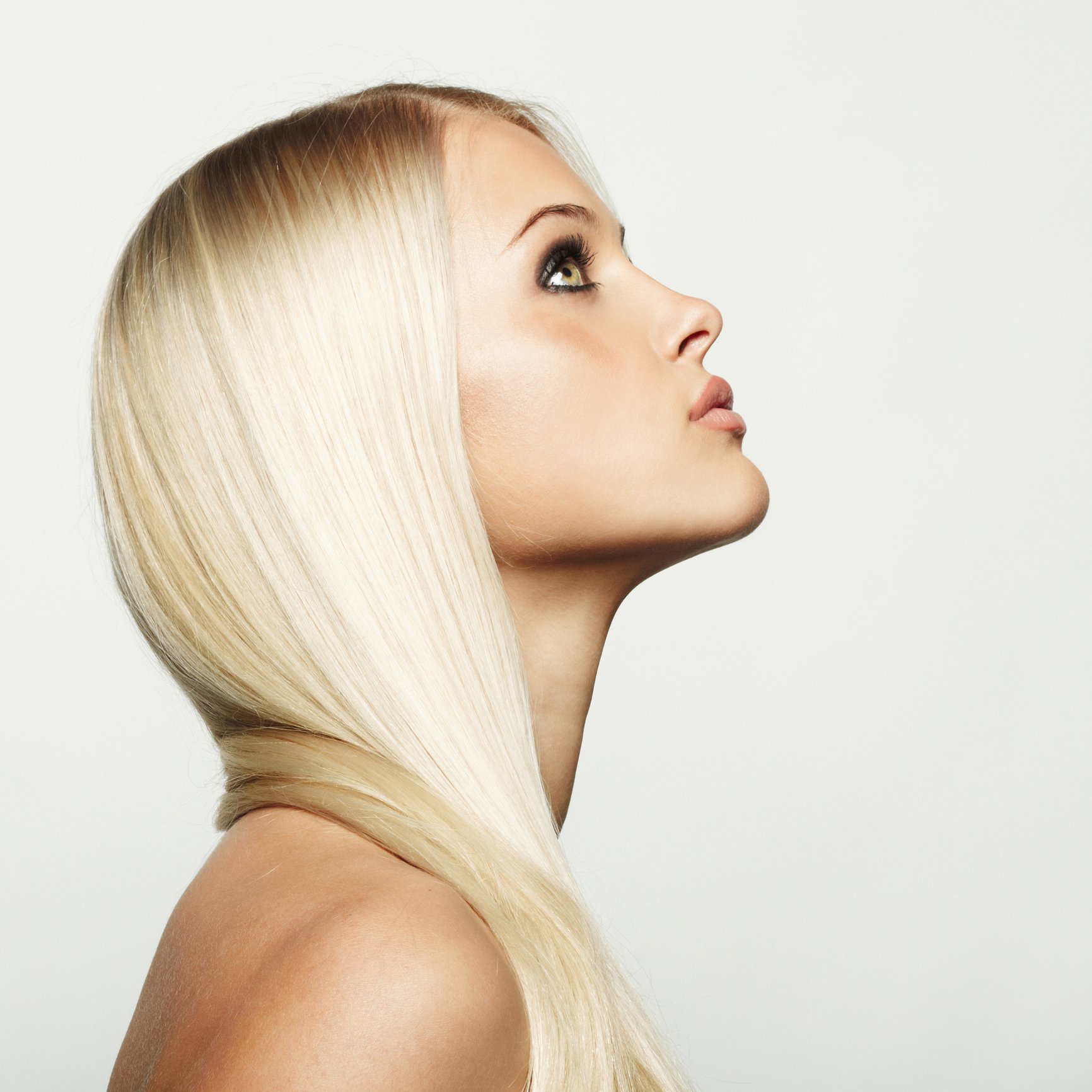 femme aux cheveux blonds. | Photo : Getty Images