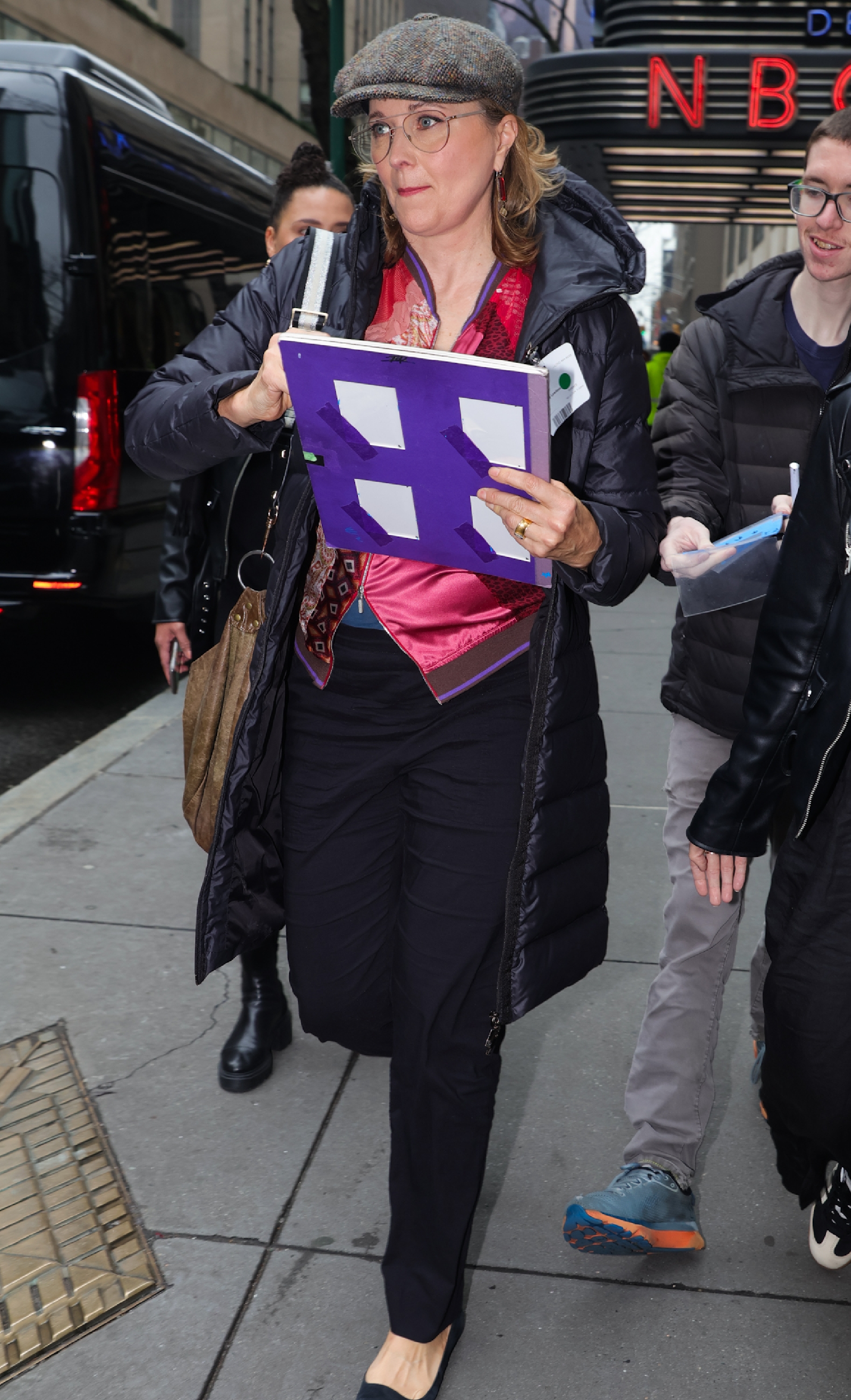 Lucy Lawless est vue quittant les studios NBC le 11 avril 2024 | Source : Getty Images