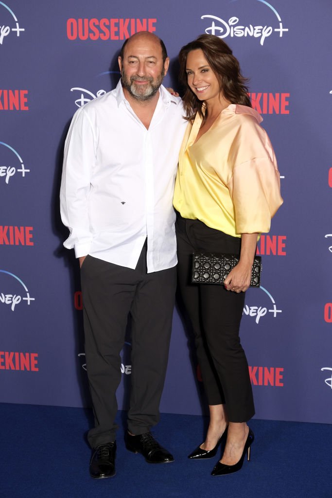 Kad Merad et Julia Vignali assistent au photocall "Oussekine" au Grand Rex le 09 mai 2022 à Paris, France. І Source : Getty Images