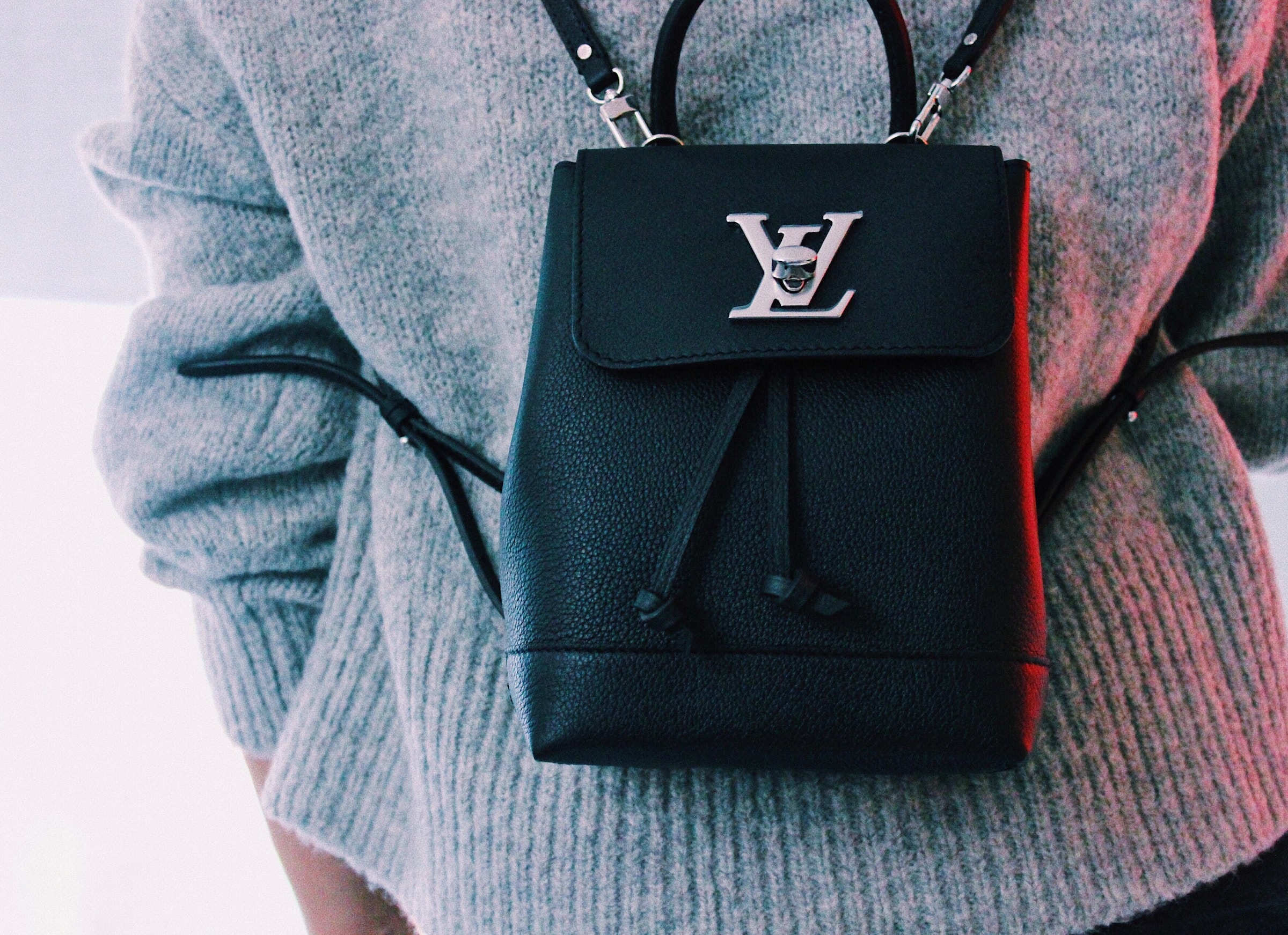 Sac à dos Louis Vuitton | Source : Unsplash