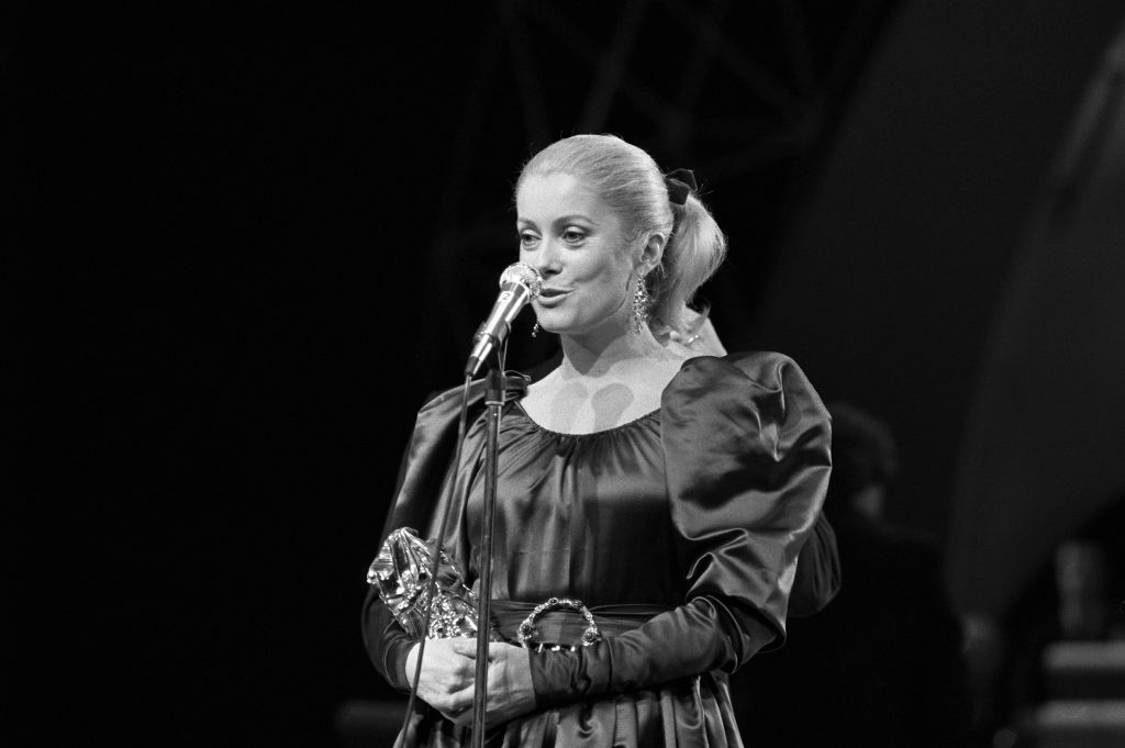 Catherine Deneuve, César de la meilleure actrice dans "Le dernier métro" de Truffaut. | Source Getty Images