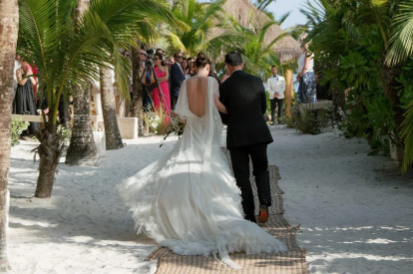 Le couple le jour de son mariage, daté du 18 mars 2025 | Source : Getty Images