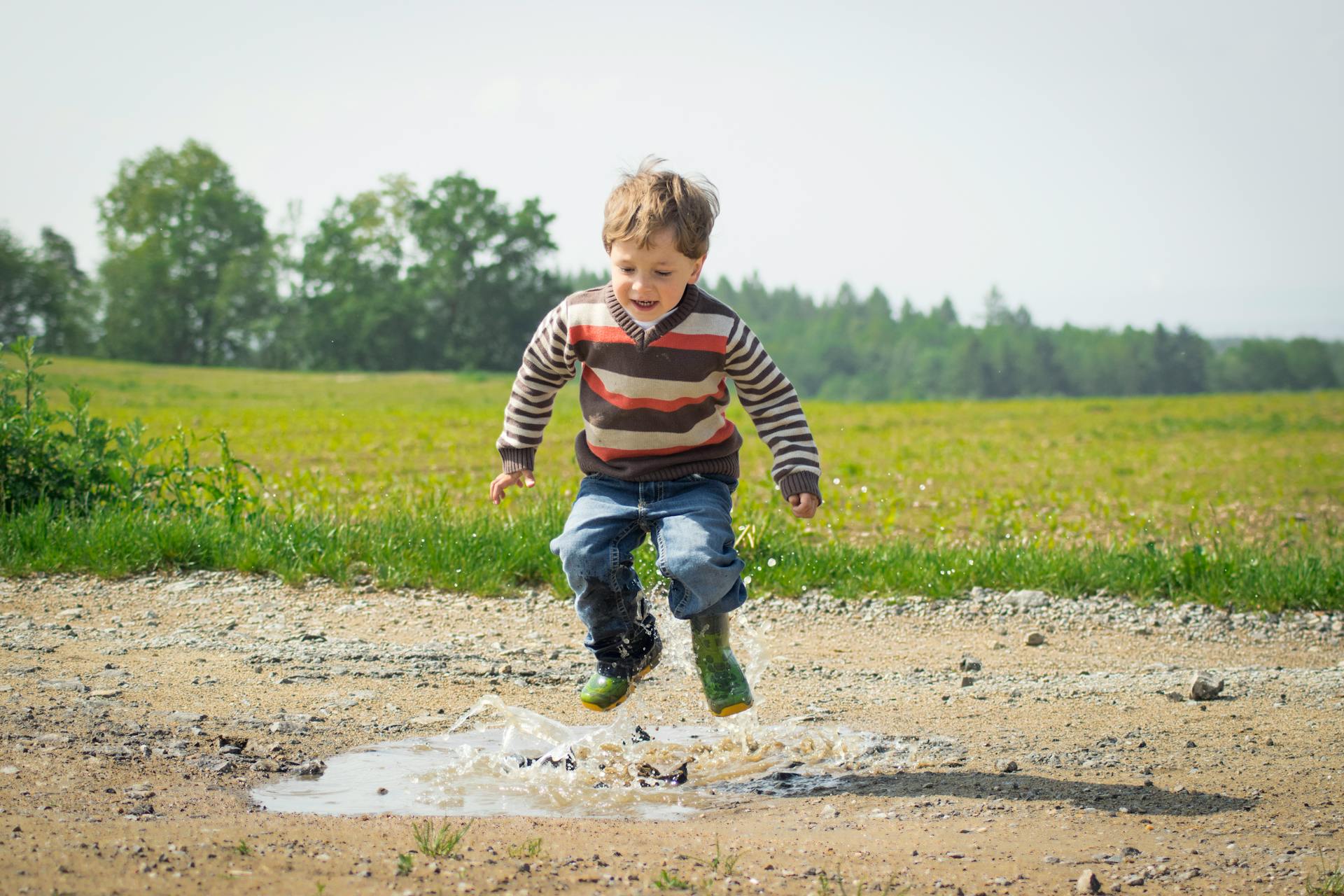 Un enfant jouant à l'extérieur | Source : Pexels