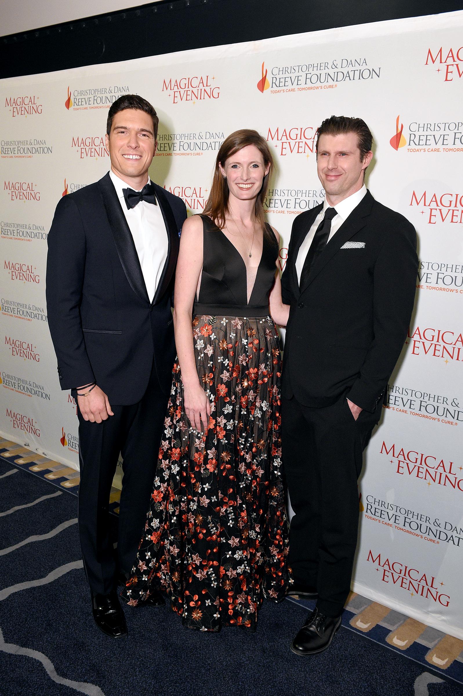 Will, Alexandra et Matthew Reeve lors du gala de la fondation Christopher &amp; Dana Reeve le 14 novembre 2019 | Source : Getty Images