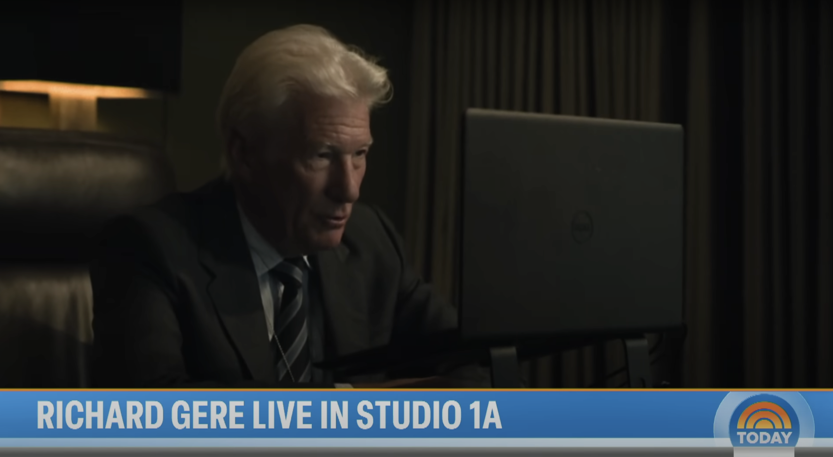 Richard Gere dans la série télévisée "The Agency", comme on peut le voir dans une vidéo partagée le 20 novembre 2024 | Source : YouTube/TODAY