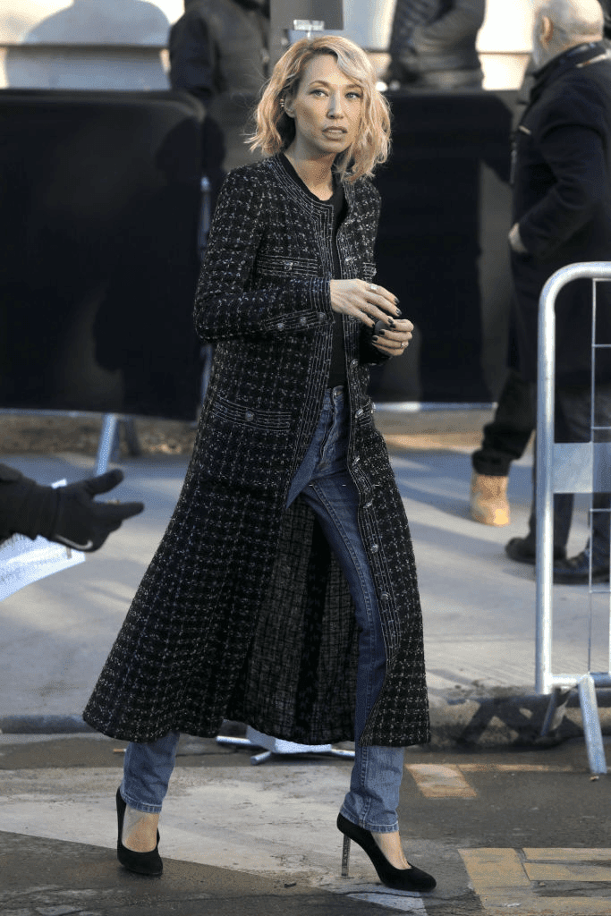 PARIS, FRANCE - 21 JANVIER : Laura Smet assiste au défilé de Chanel Haute Couture Printemps/Été 2020 dans le cadre de la Fashion Week de Paris, le 21 janvier 2020 à Paris, France. | Photo : Getty Images