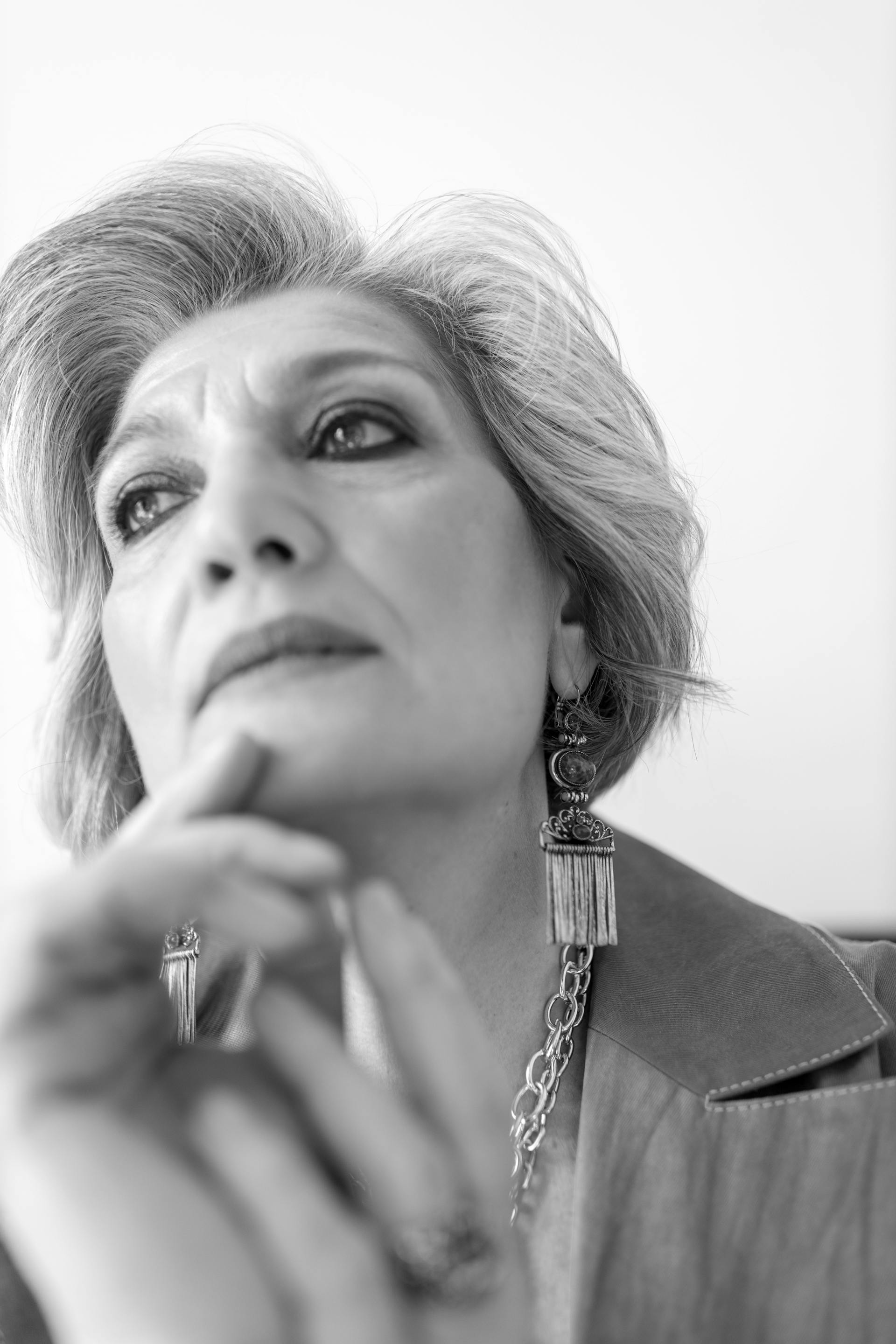 Une femme qui parle sérieusement à quelqu'un | Source : Pexels