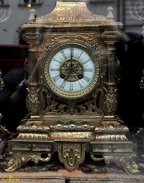 Une vieille horloge. l Source: Flickr