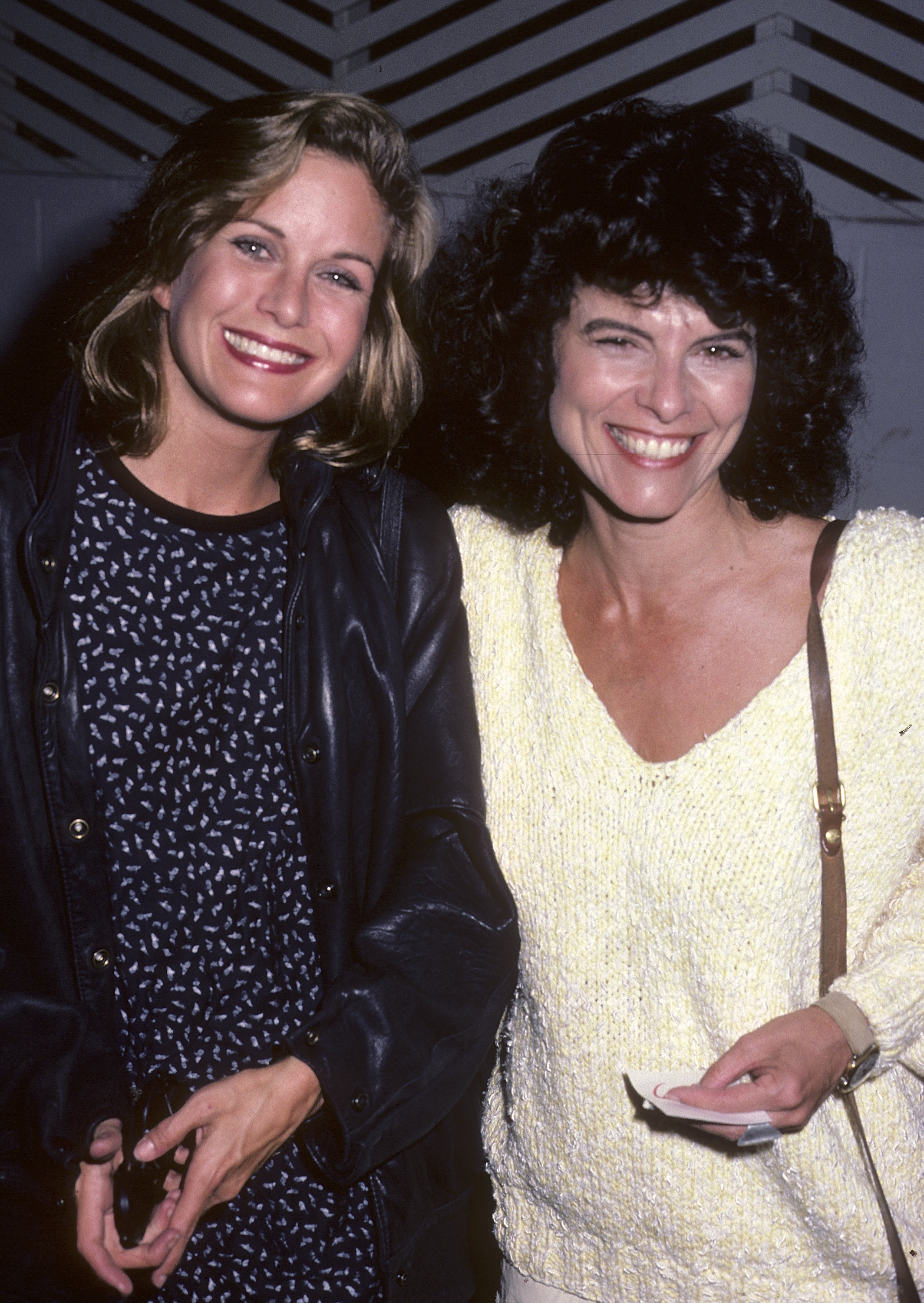 Season Hubley et Adrienne Barbeau dînent au Spago à West Hollywood, Californie, le 27 septembre 1985 | Source : Getty Images