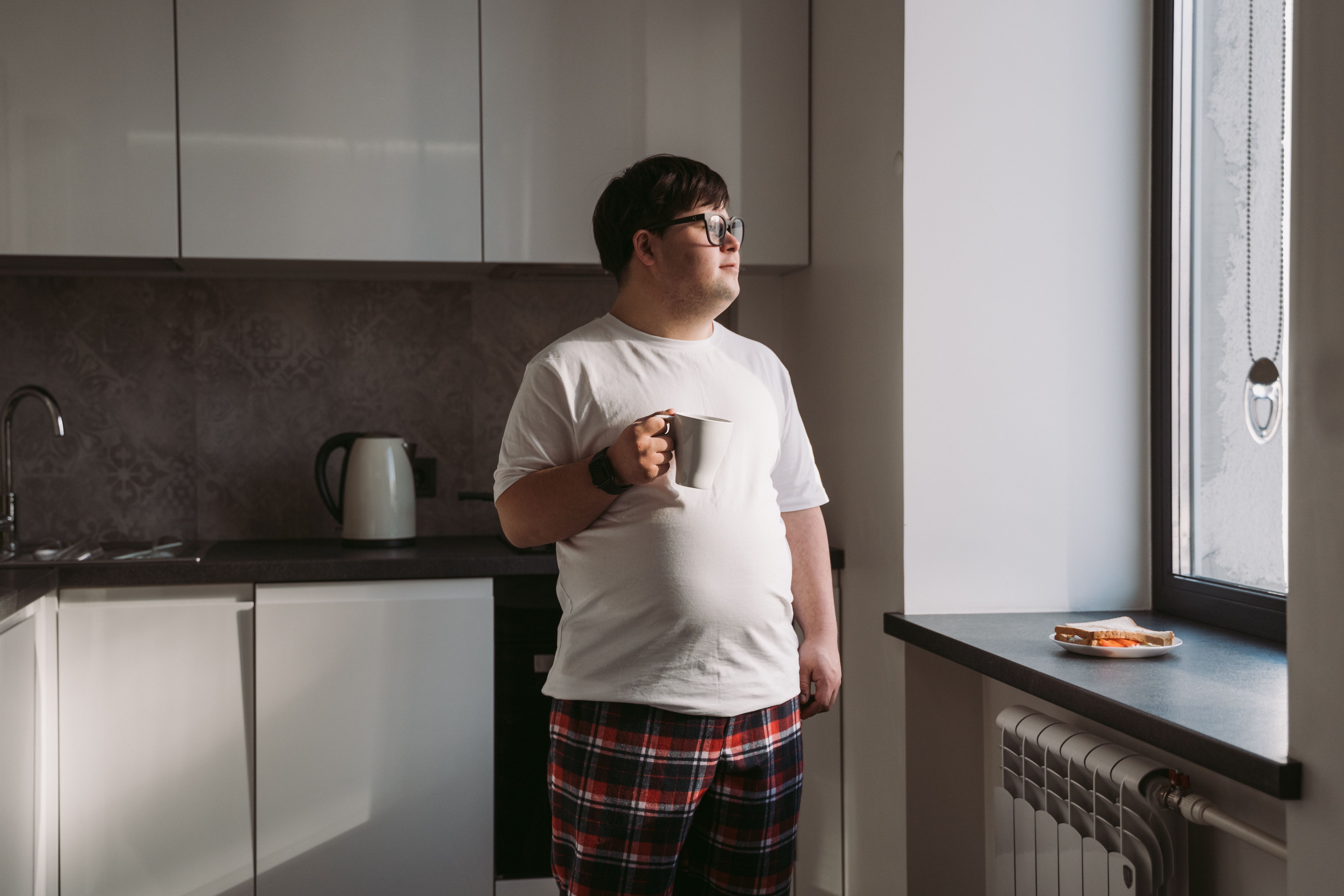 Un jeune homme atteint du syndrome de Down | Source : Pexels