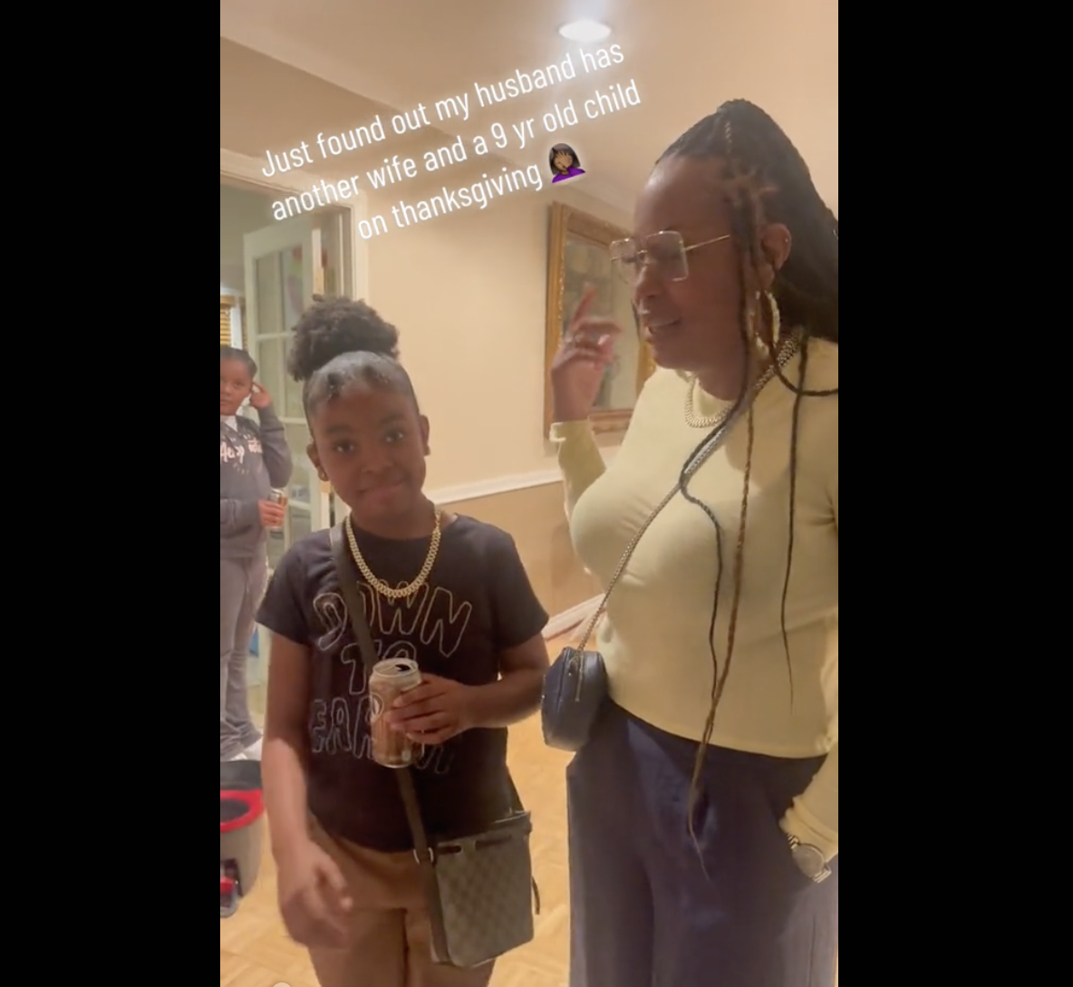 Un extrait de la vidéo montrant @CurbservnTV découvrant que son mari avait une famille secrète à Thanksgiving 2022 | Source : tiktok.com/@curbservn1