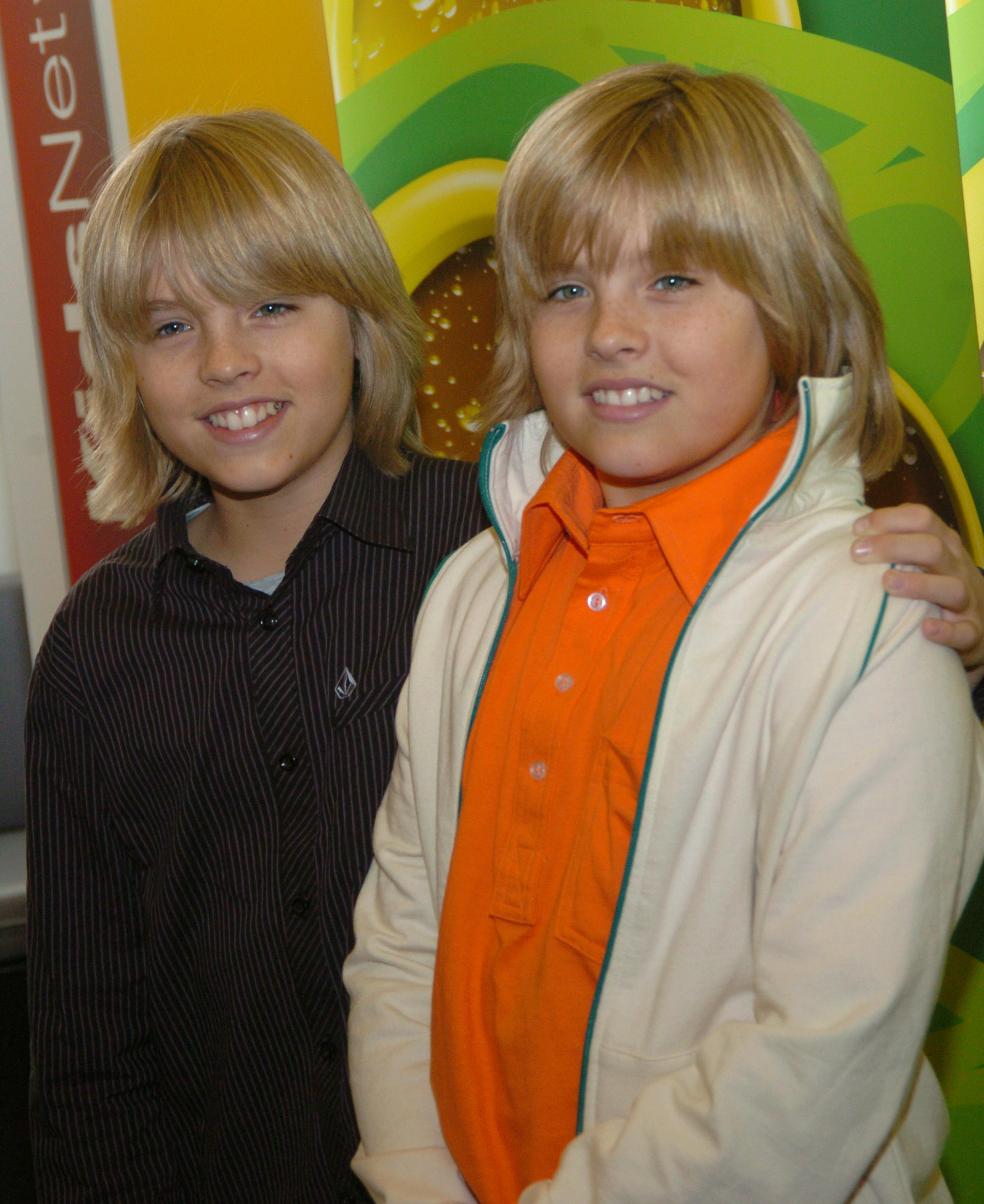 Cole et Dylan à l'événement "Stars of the Disney Channel Meet the Press" le 9 février 2006 à New York. | Source : Getty Images