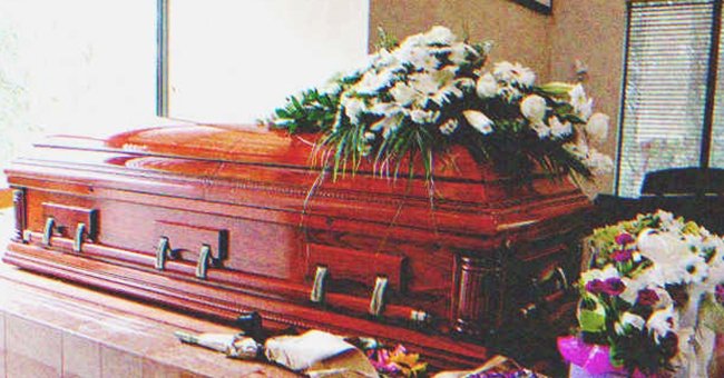 Tout le monde a exprimé ses condoléances lors des funérailles. | Source : Shutterstock