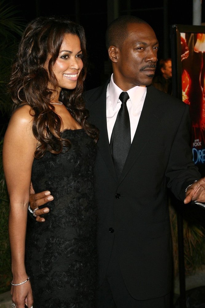 Tracey Edmonds et Eddie Murphy lors de la première de "Dreamgirls". Wilshire Theatre, Los Angeles, Californie | Photo : Shutterstock