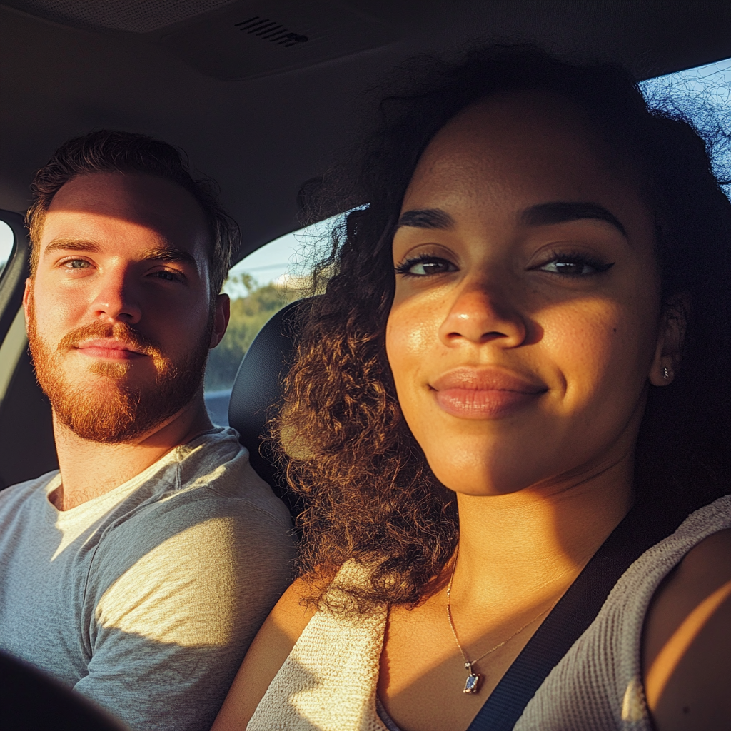 Un couple assis dans une voiture | Source : Midjourney