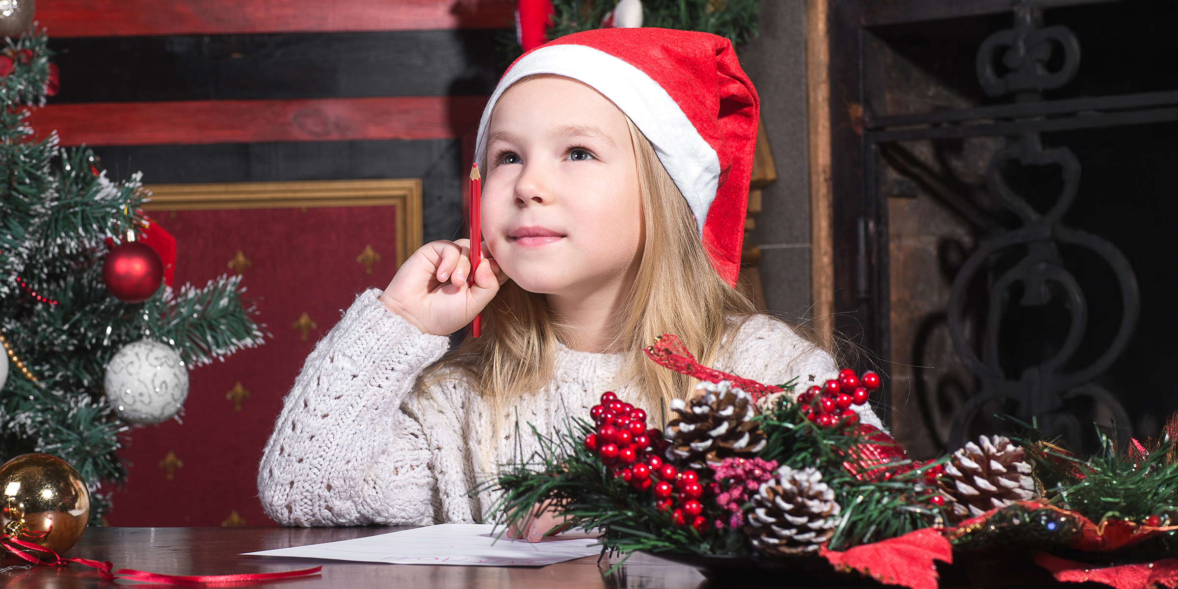 Une petite fille qui réfléchit | Source : Shutterstock