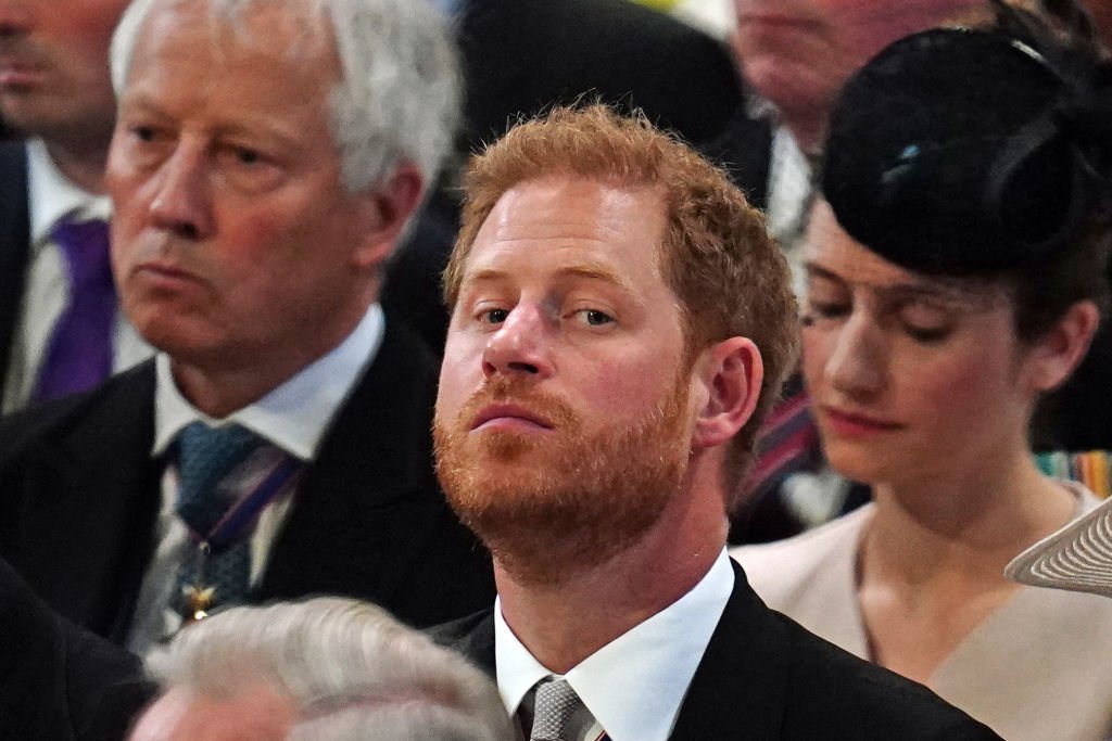 Le prince britannique Harry, duc de Sussex, assiste au service national d'action de grâces pour le règne de la reine à la cathédrale Saint-Paul de Londres le 3 juin 2022 dans le cadre des célébrations du jubilé de platine de la reine Elizabeth II. І Source : Getty Images