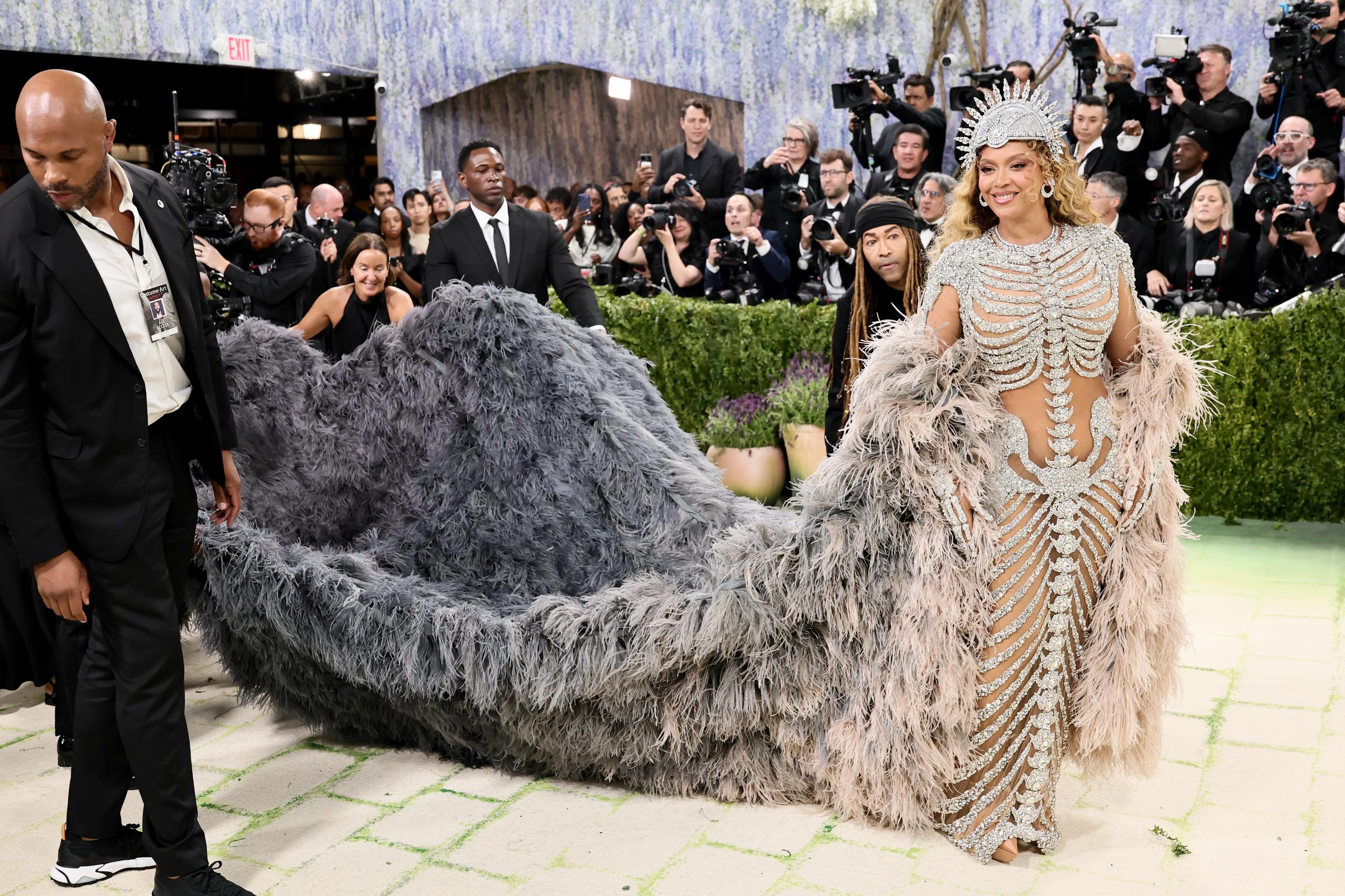 Beyoncé arrive au Met Gala 2026 dans une tenue de haute couture sophistiquée | Source : Getty Images