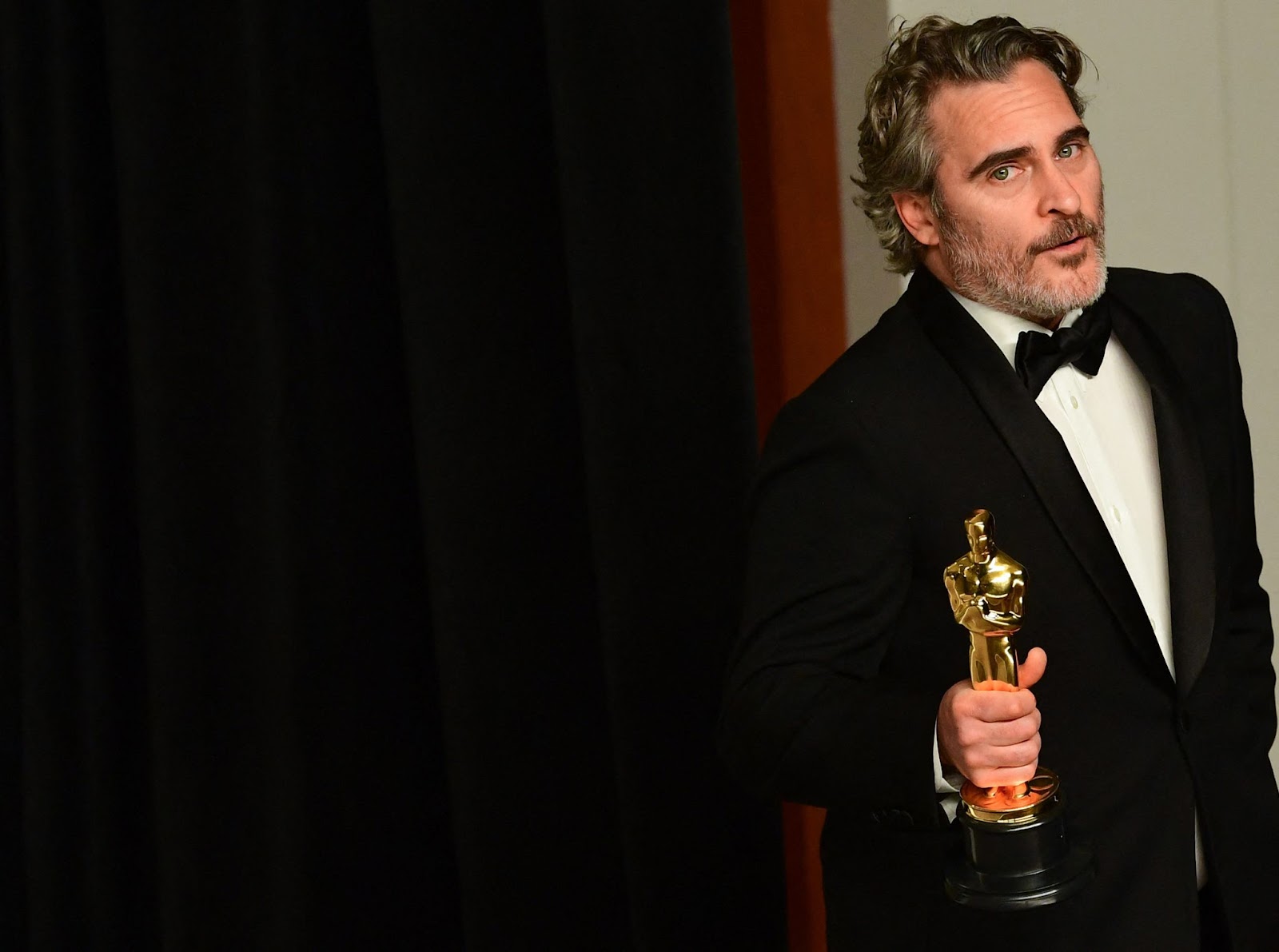 Lors de la 92e cérémonie des Oscars, le 9 février 2020, Joaquin Phoenix a prononcé un discours mémorable, prônant le changement social avec la profondeur et la sincérité qui le caractérisent. | Source : Getty Images