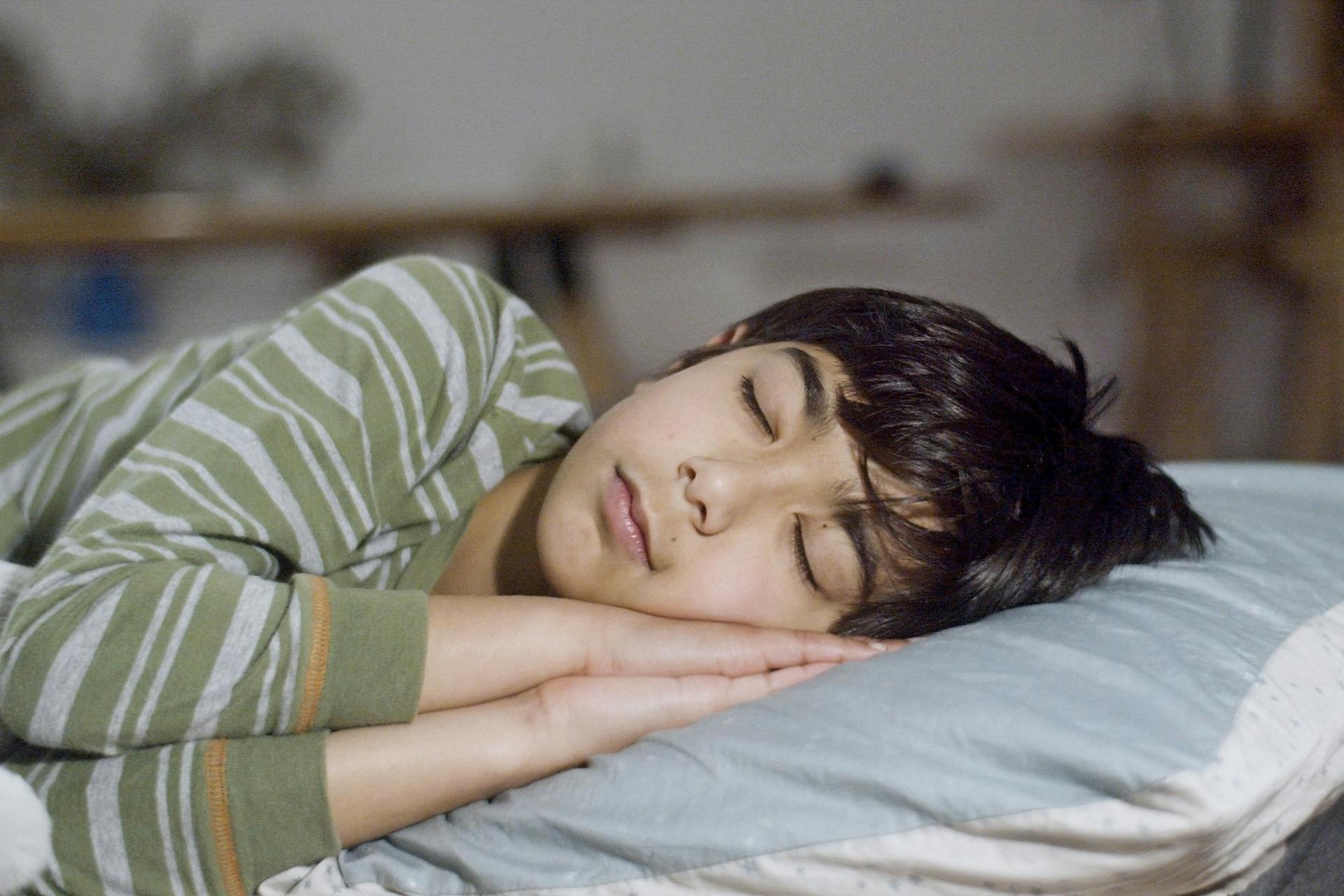 Un garçon qui dort | Source : Pexels