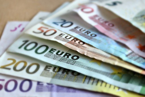 Des billets de 5, 10, 20, 50, 100, 200 et 500 euros. | Pixabay