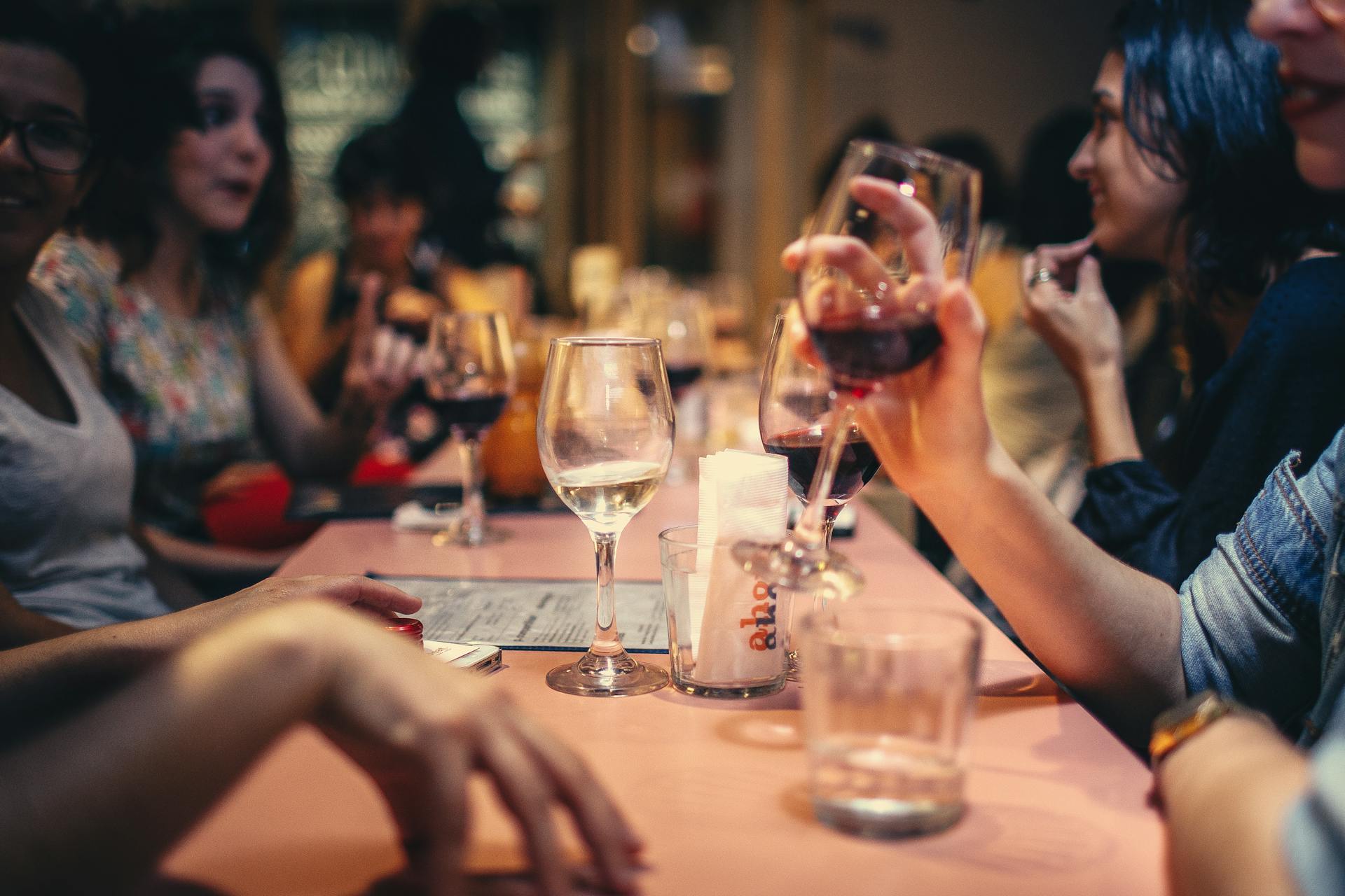 People at a restaurant | Source: Pexels