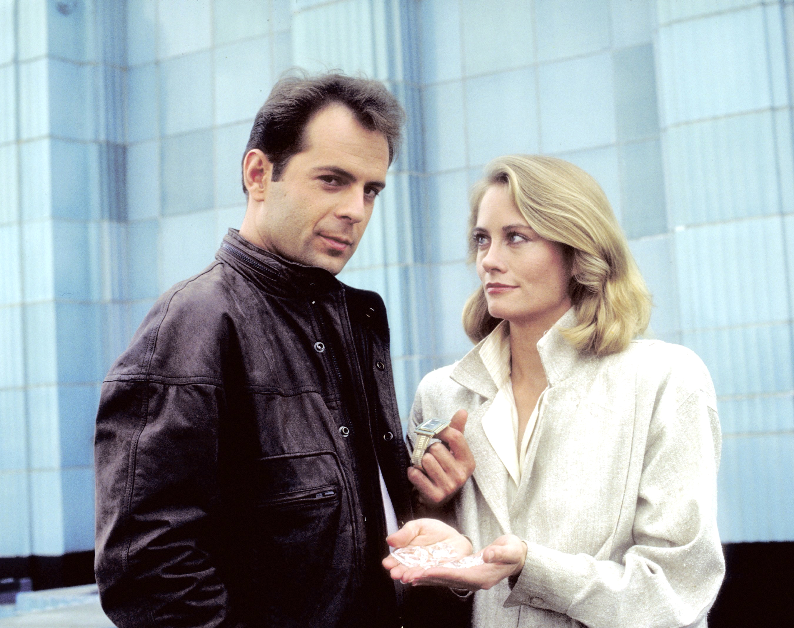 Bruce Willis et Cybill Shepherd pour le pilote de "Clair de lune" en 1985 | Source : Getty Images