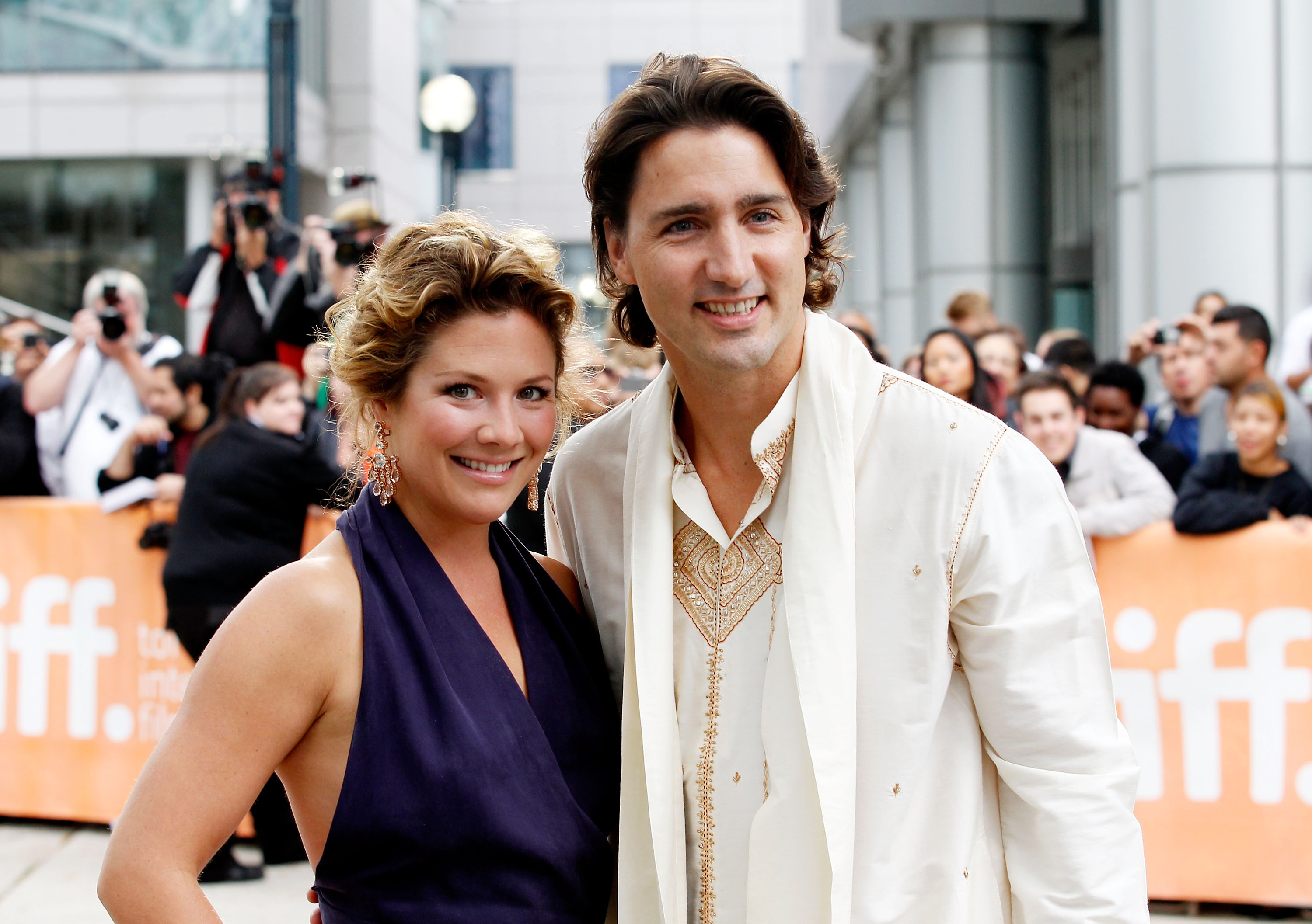 Sophie Gregoire et Justin Trudeau assistent à la première des « Enfants de minuit » au festival international de film 2012 à Roy Thomson Hall le 9 septembre 2012, à Toronto, Canada. | Source : Getty Images